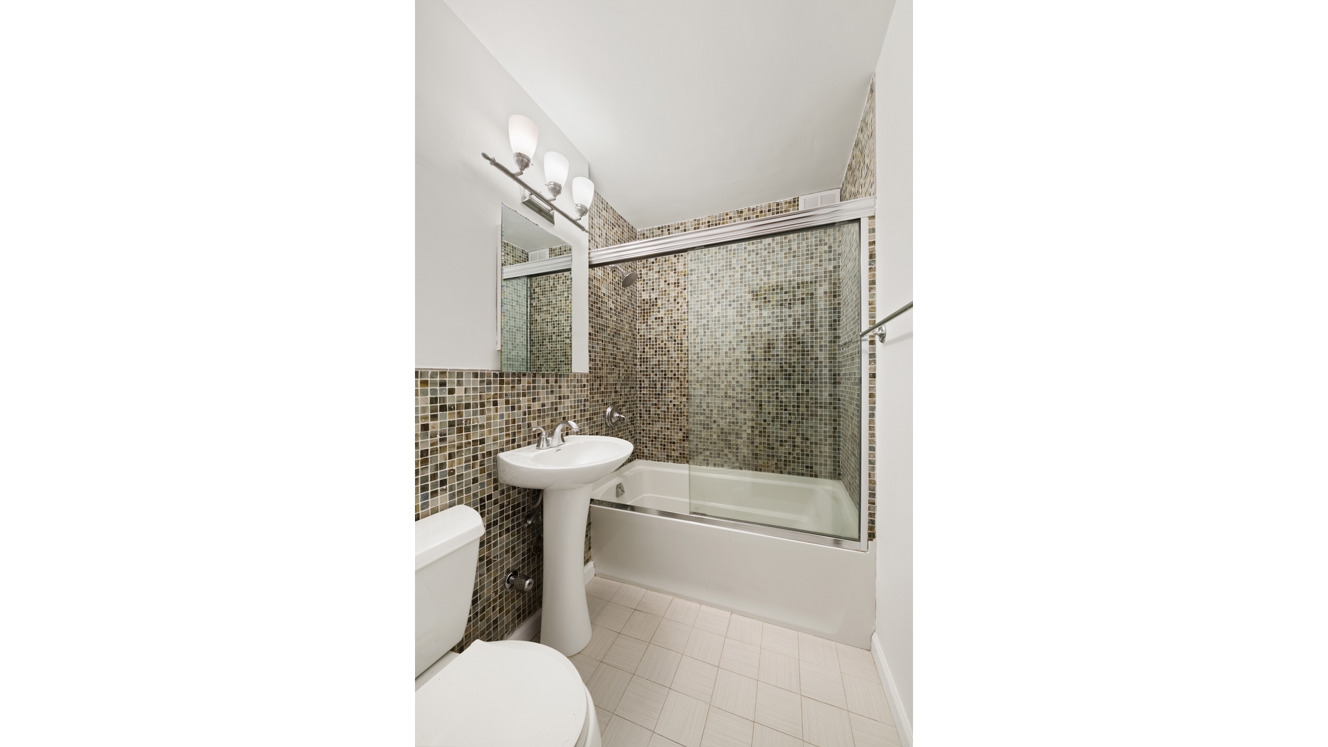 #12 photo, 16 W 16TH Street, Flatiron , NY 10011