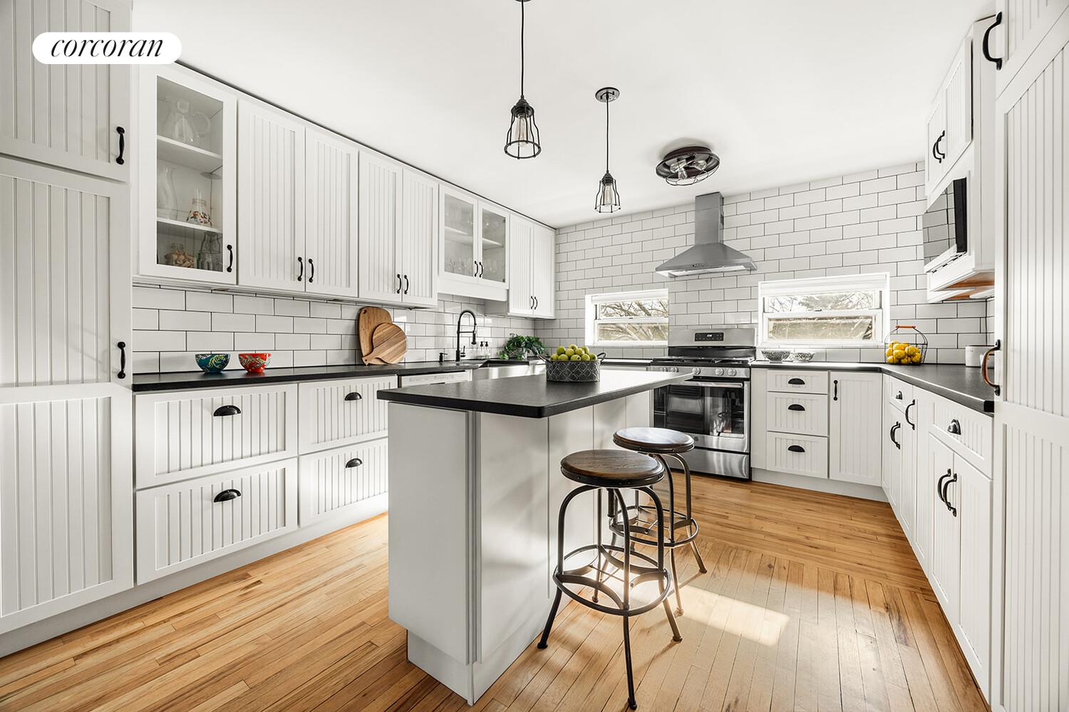 #5 photo, 327 4TH Street, 브루클린 Park Slope , NY 11215