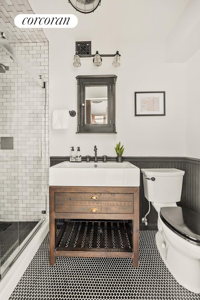 #6 photo, 327 4TH Street, 브루클린 Park Slope , NY 11215