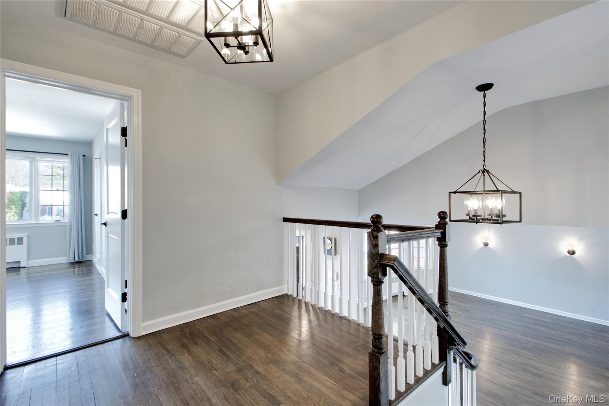 #14 photo, 107 Hayes Street, Garden City , NY 11530