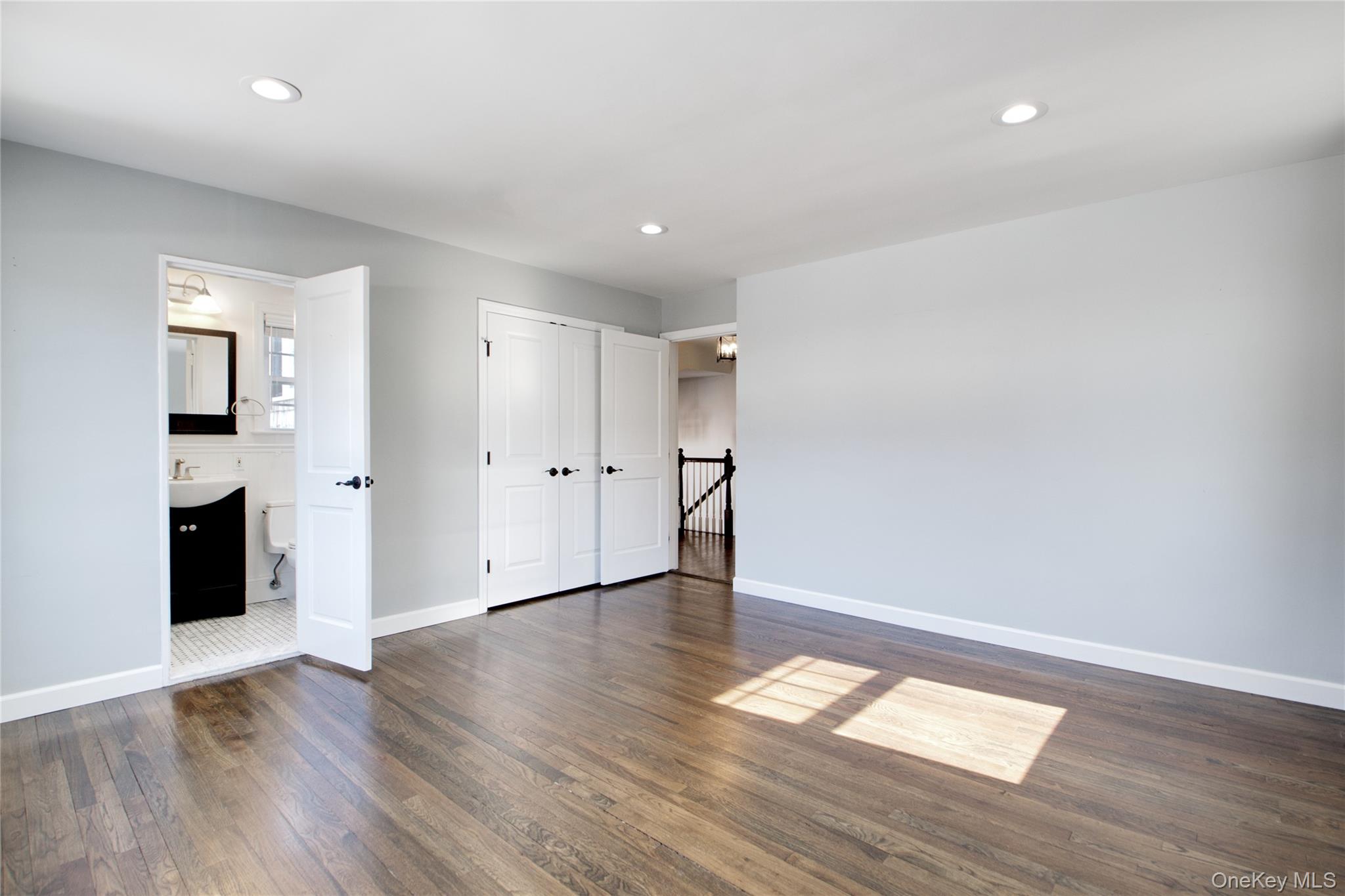 #16 photo, 107 Hayes Street, Garden City , NY 11530