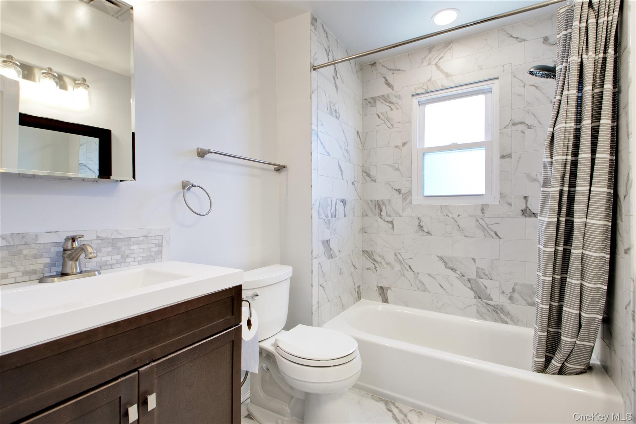 #18 photo, 107 Hayes Street, Garden City , NY 11530