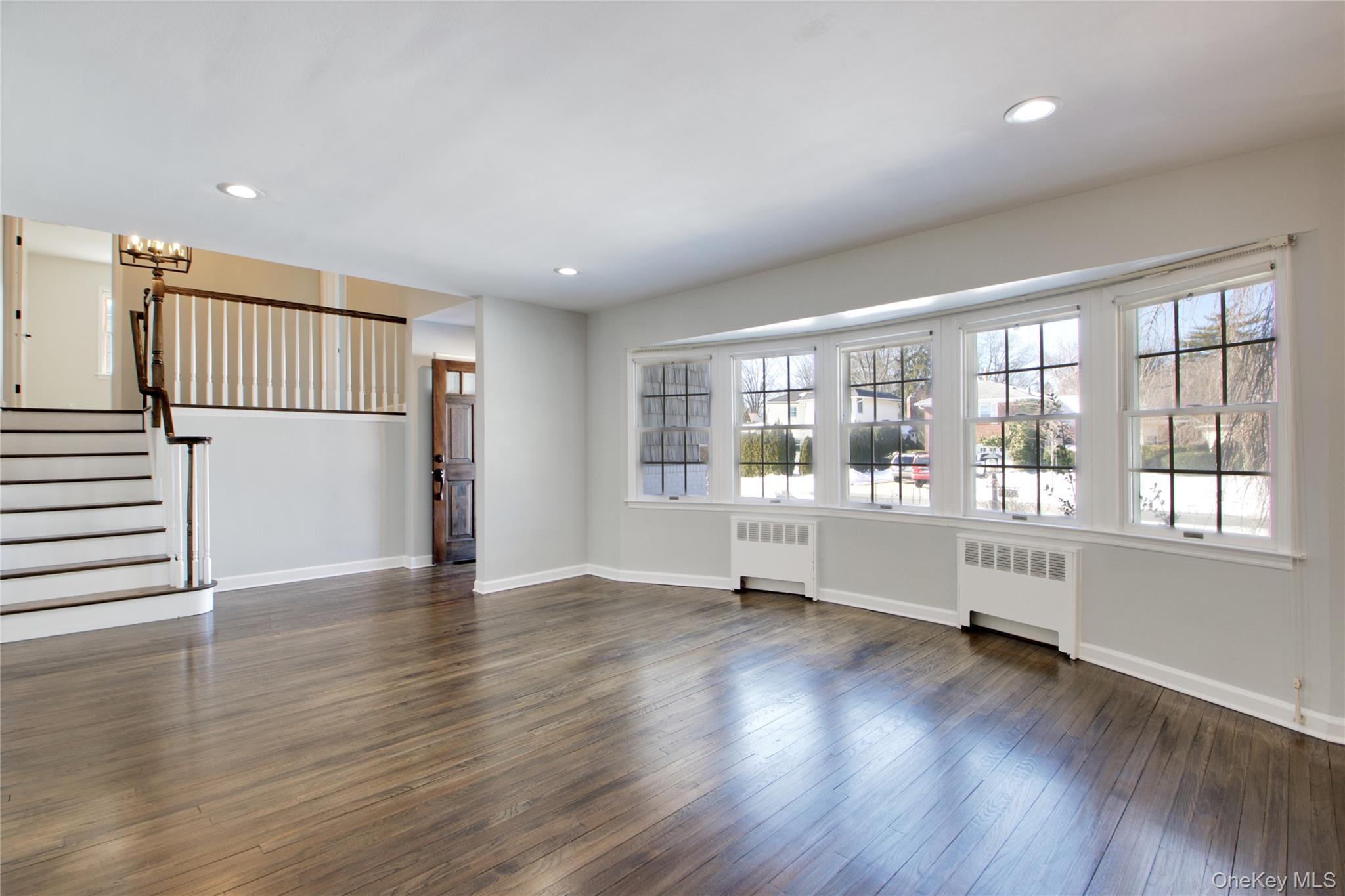 #5 photo, 107 Hayes Street, Garden City , NY 11530