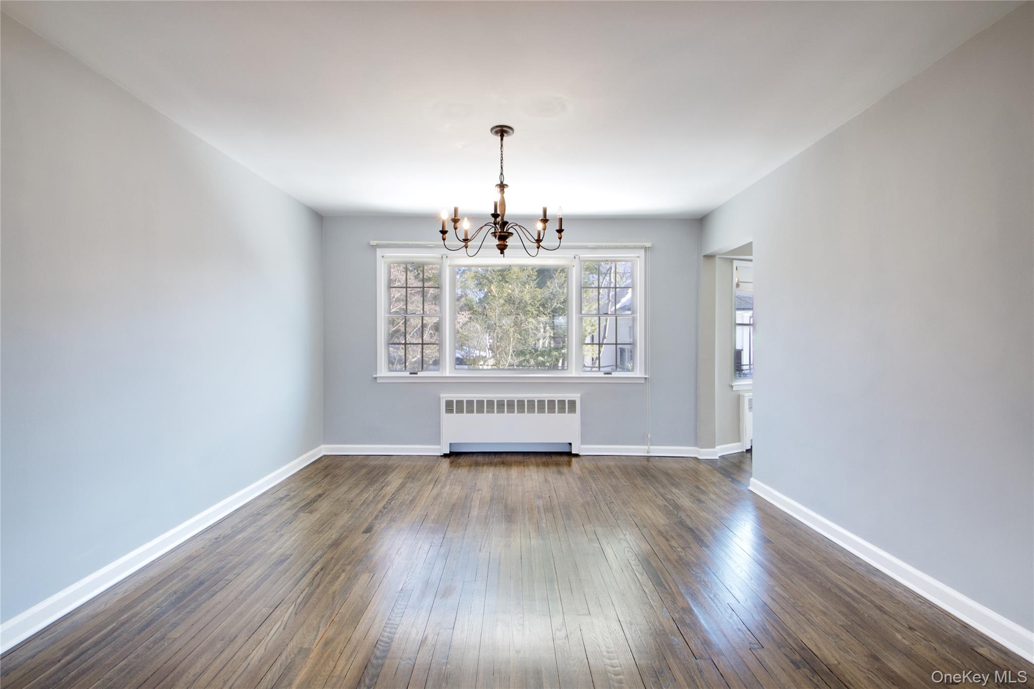 #7 photo, 107 Hayes Street, Garden City , NY 11530