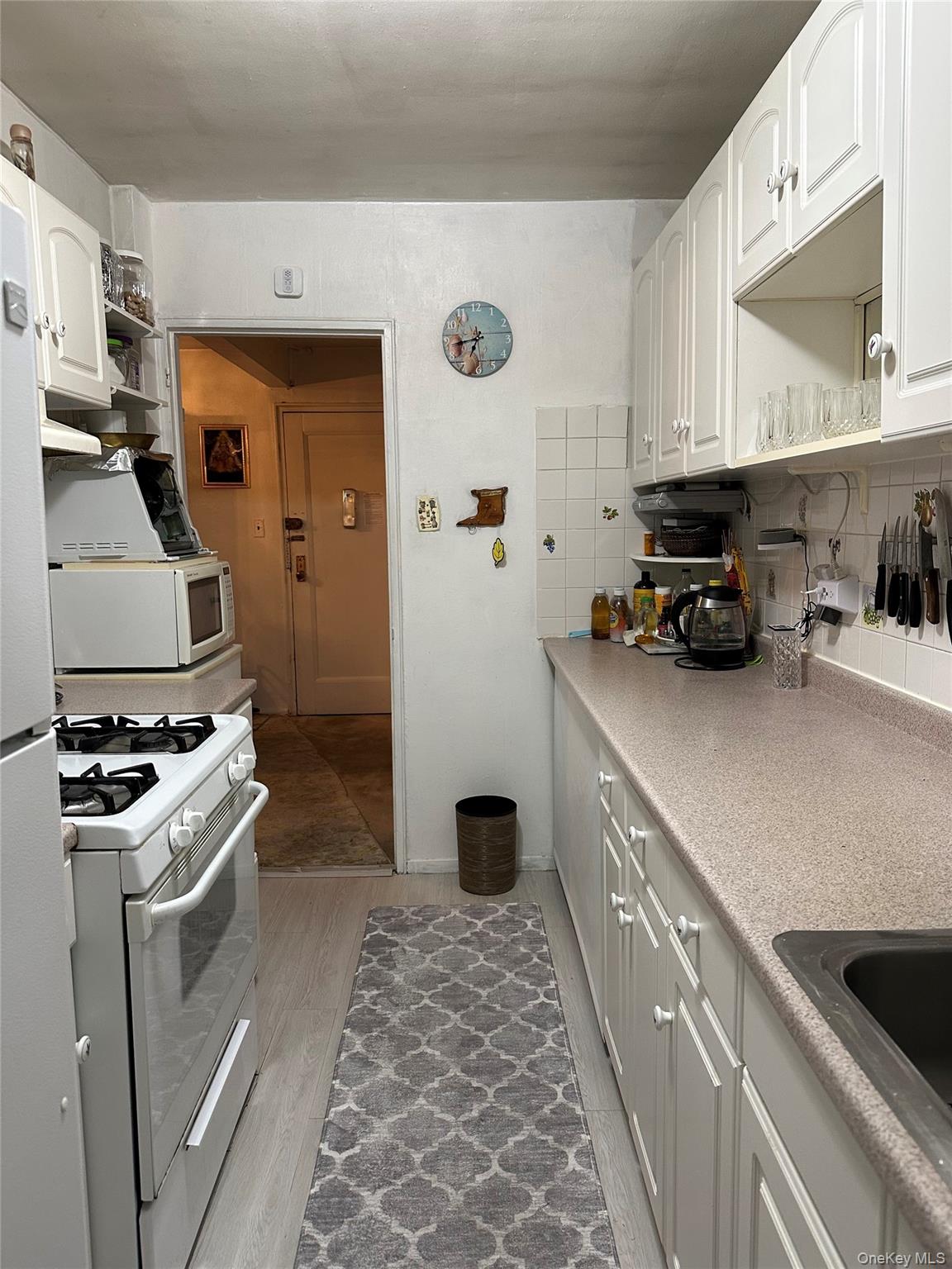 #7 photo, 87-15 204th Street, Hollis , NY 11423