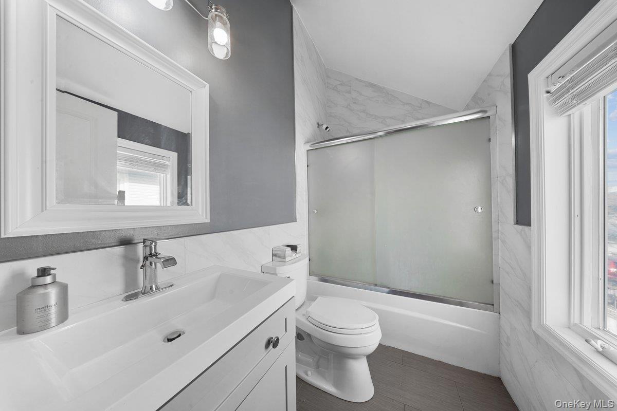 #12 photo, 1136 W Broadway, 롱 아일랜드 Hewlett , NY 11557