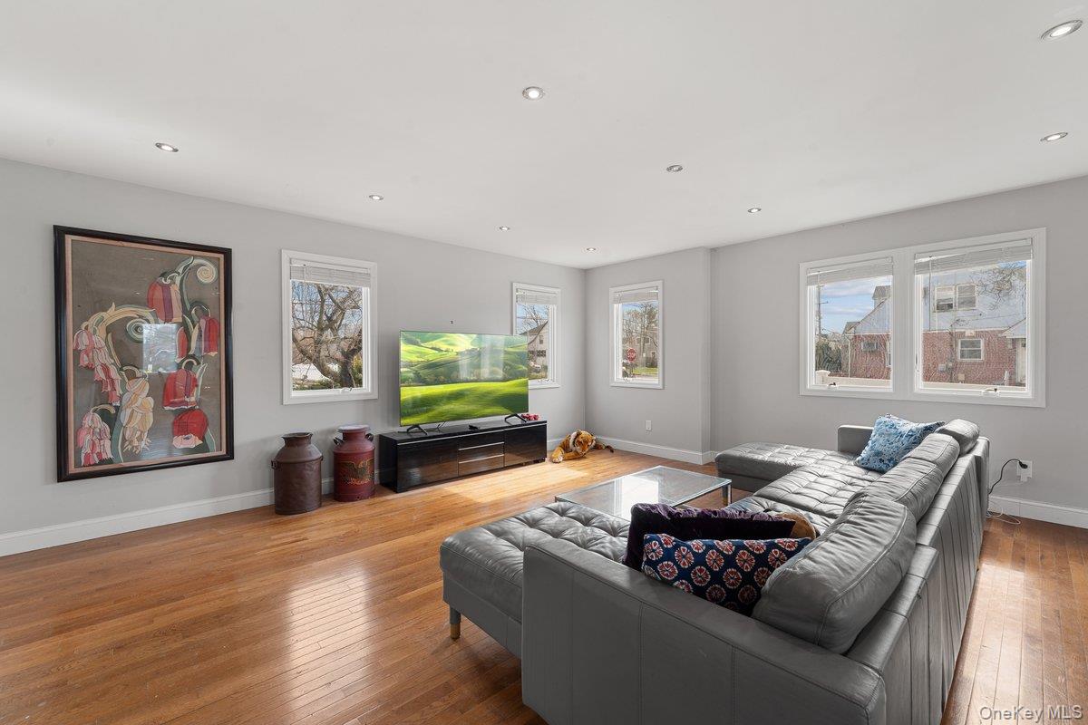 #5 photo, 1136 W Broadway, 롱 아일랜드 Hewlett , NY 11557