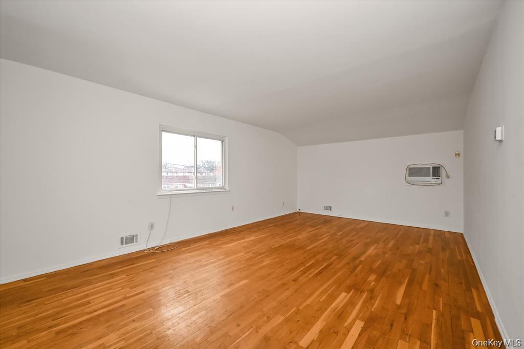 #8 photo, 206-50 46th Avenue, Bayside , NY 11361