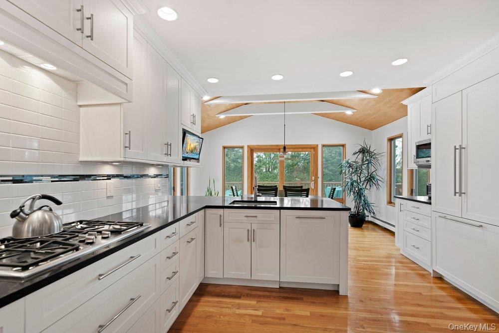 #11 photo, 31 Prescott Place, ناسو Old Bethpage , NY 11804