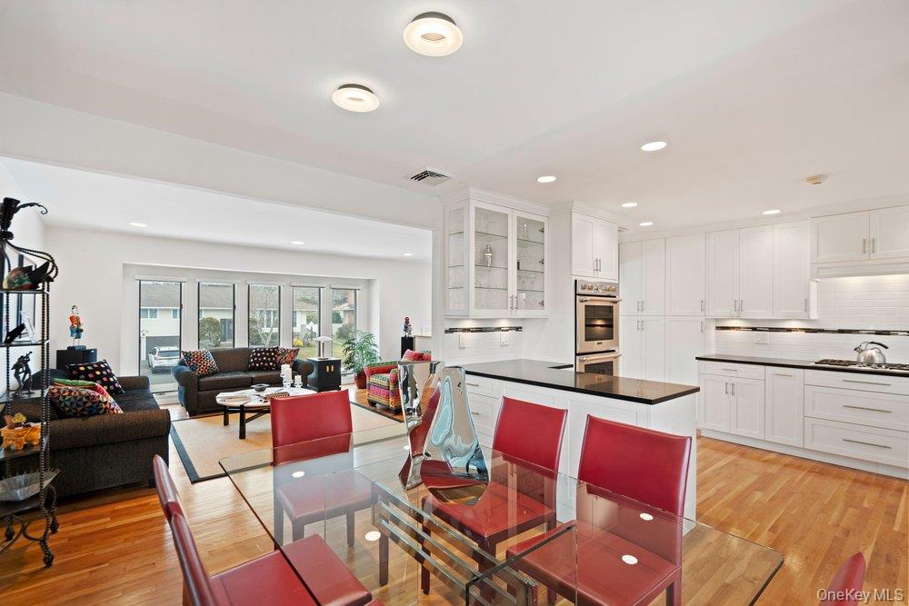 #20 photo, 31 Prescott Place, ناسو Old Bethpage , NY 11804