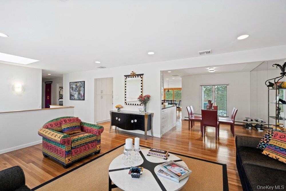 #9 photo, 31 Prescott Place, ناسو Old Bethpage , NY 11804