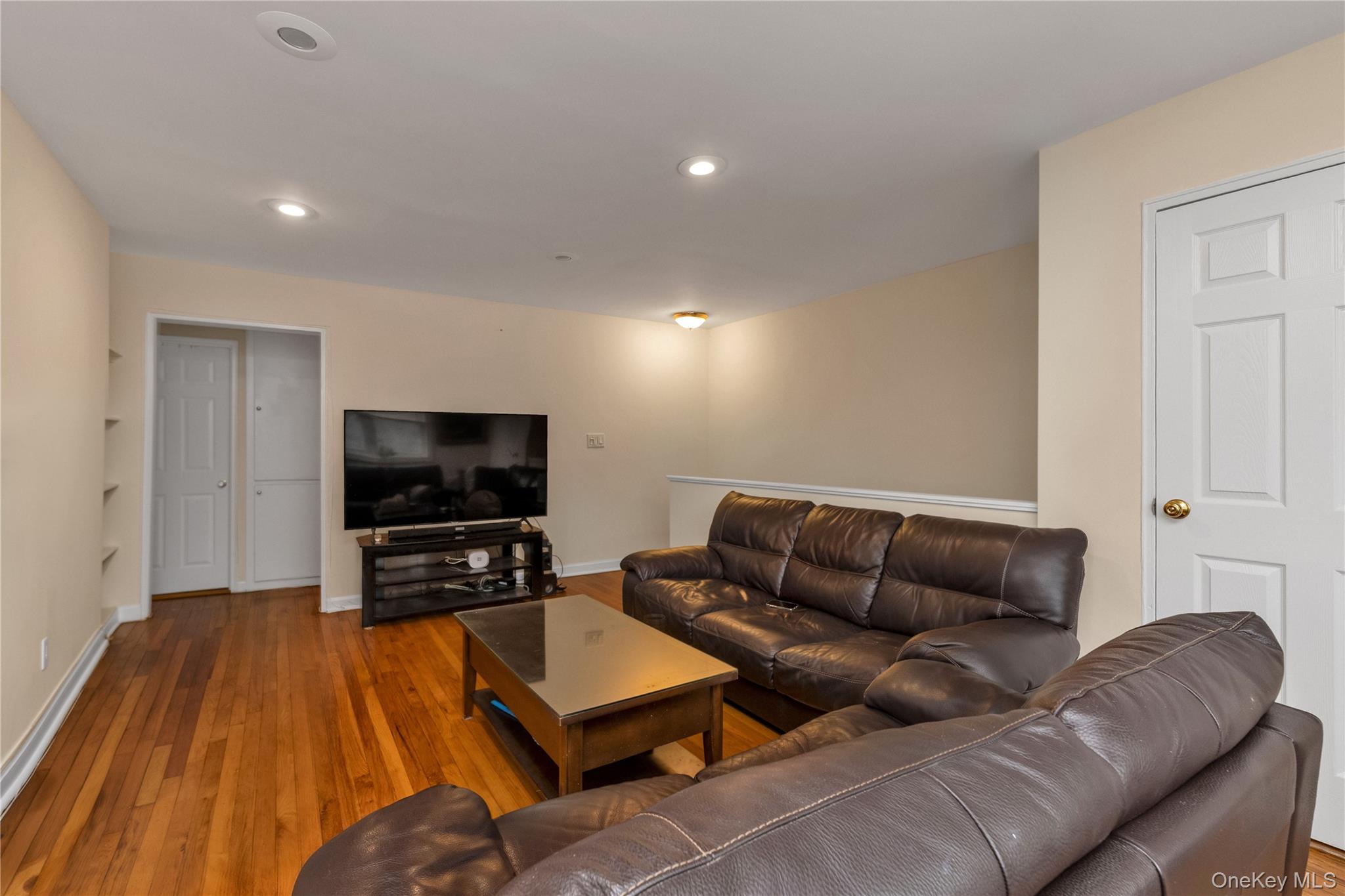 #3 photo, 22455 Kingsbury Avenue, 뉴욕퀸즈 Oakland Gardens , NY 11364