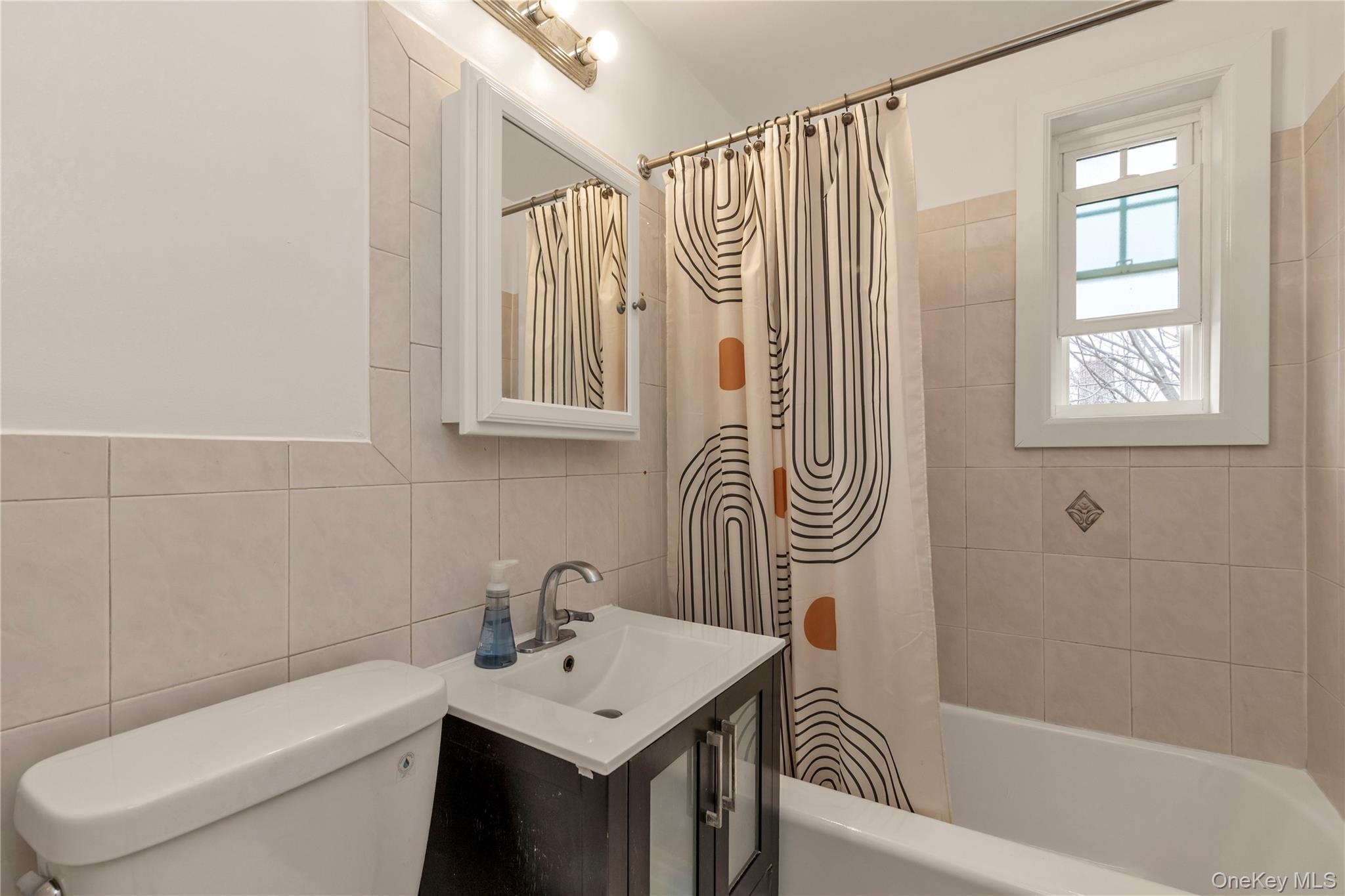 #7 photo, 22455 Kingsbury Avenue, 뉴욕퀸즈 Oakland Gardens , NY 11364