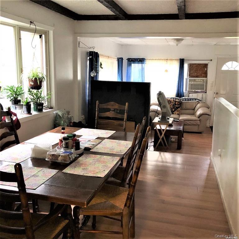 #1 photo, 111 Wyona Avenue, מחוז סאפוק Selden , NY 11784