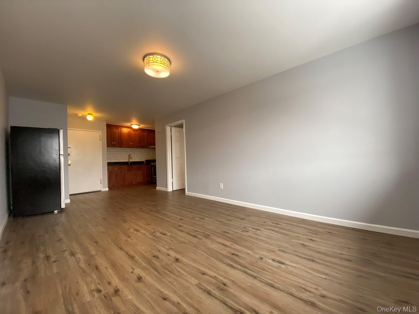 #1 photo, 6122 168th Street, 뉴욕퀸즈 프레시 미도우스 Fresh Meadows , NY 11365