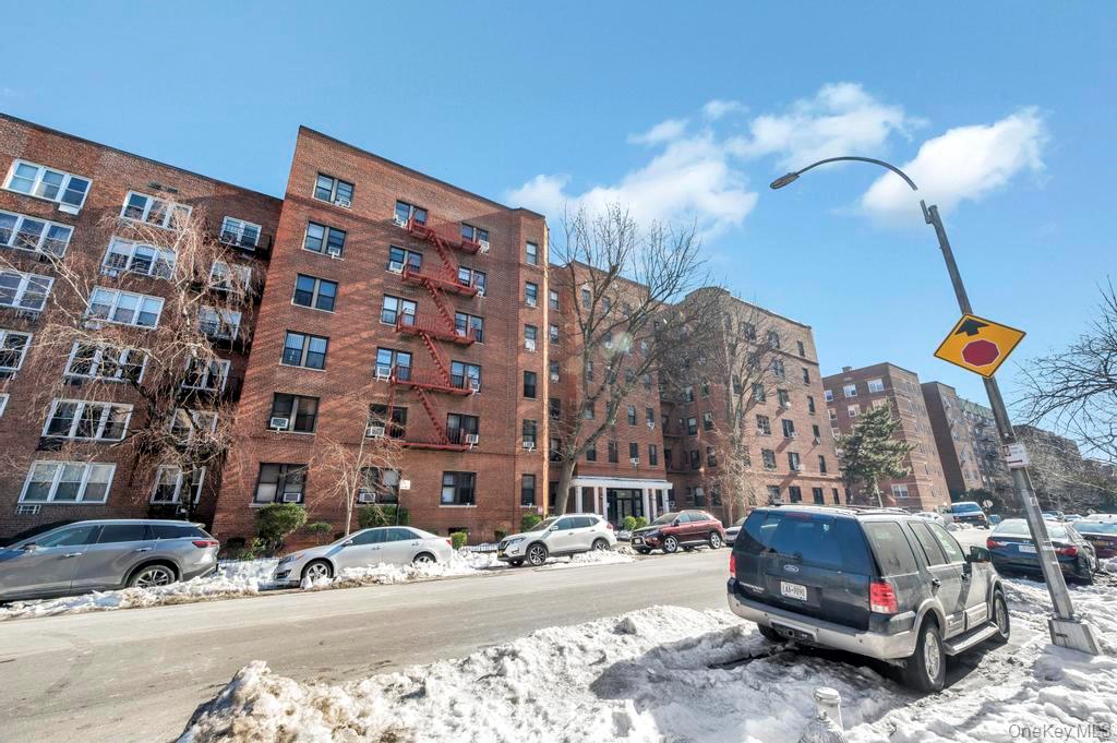 #5 photo, 10010 67 Road, Forest Hills , NY 11375