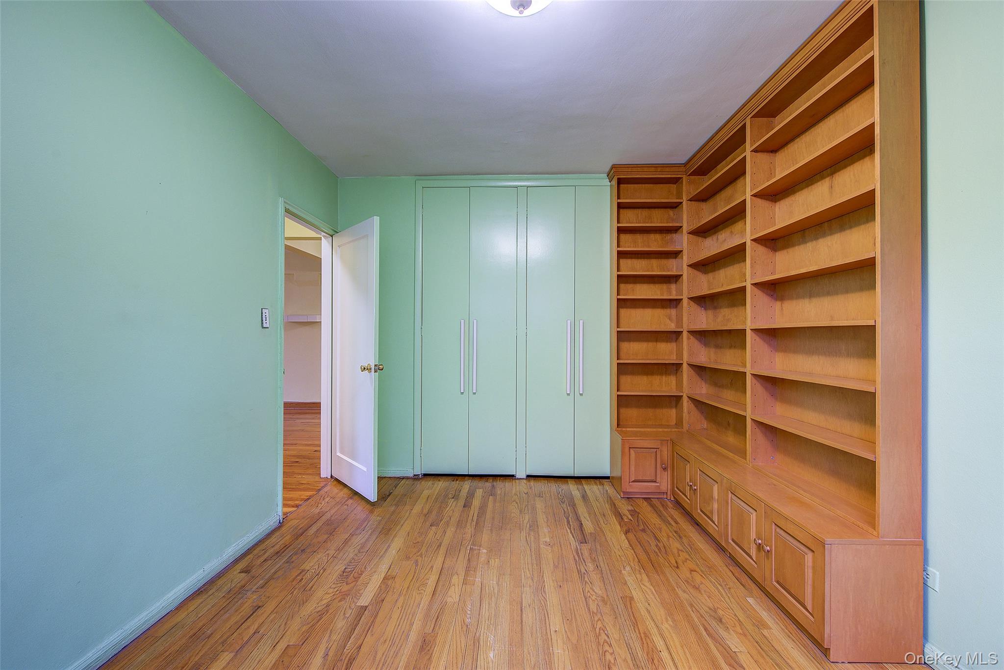 #16 photo, 3240 91 Street, 뉴욕퀸즈 East Elmhurst , NY 11369