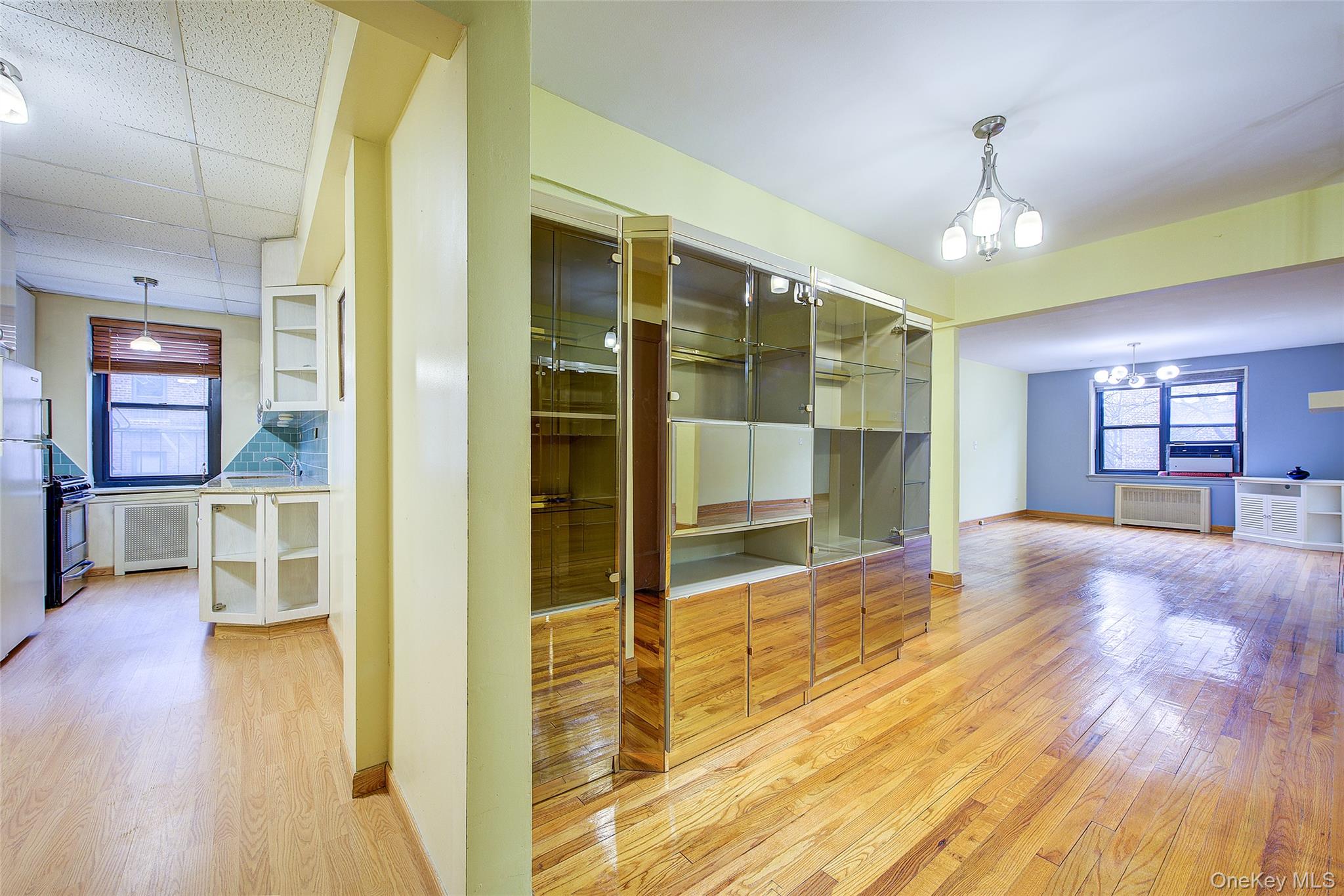 #2 photo, 3240 91 Street, 뉴욕퀸즈 East Elmhurst , NY 11369