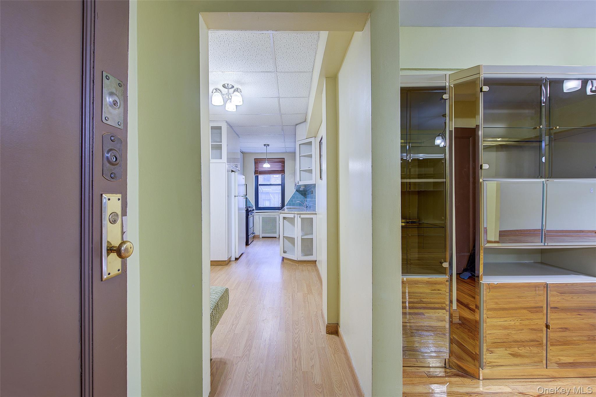 #3 photo, 3240 91 Street, 뉴욕퀸즈 East Elmhurst , NY 11369