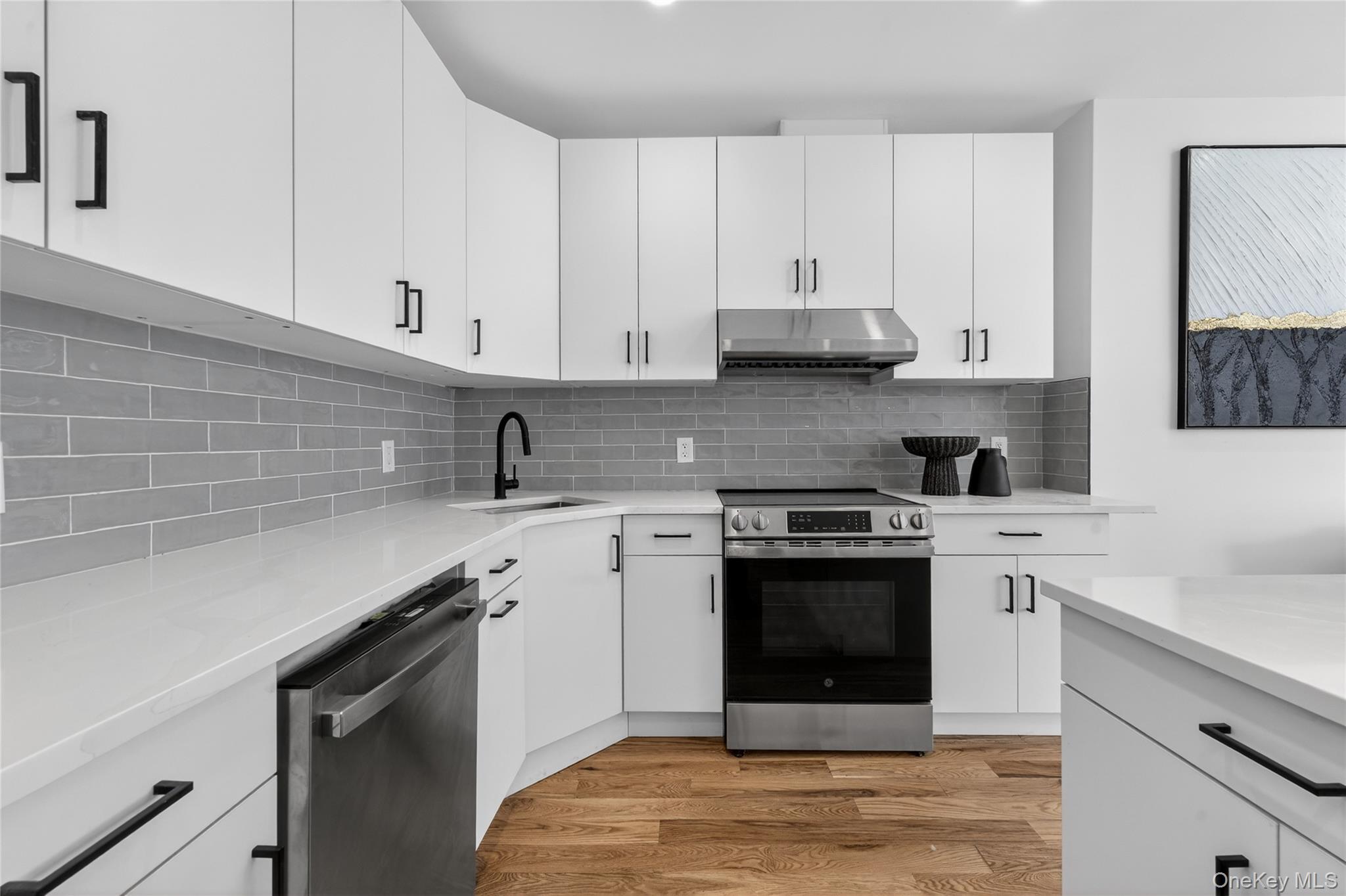 #14 photo, 10817 35th Avenue, 뉴욕퀸즈 Corona , NY 11368