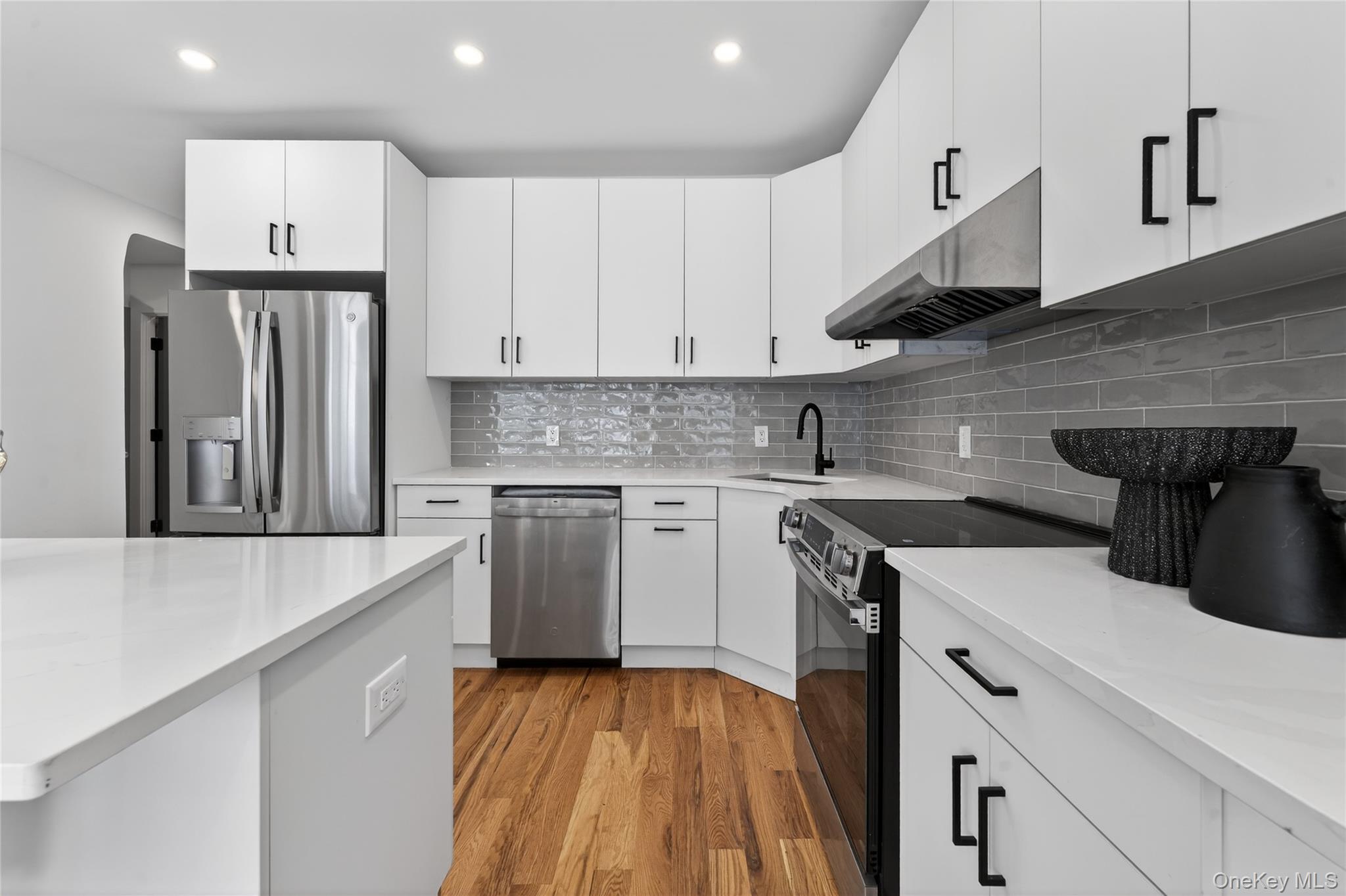 #15 photo, 10817 35th Avenue, 뉴욕퀸즈 Corona , NY 11368