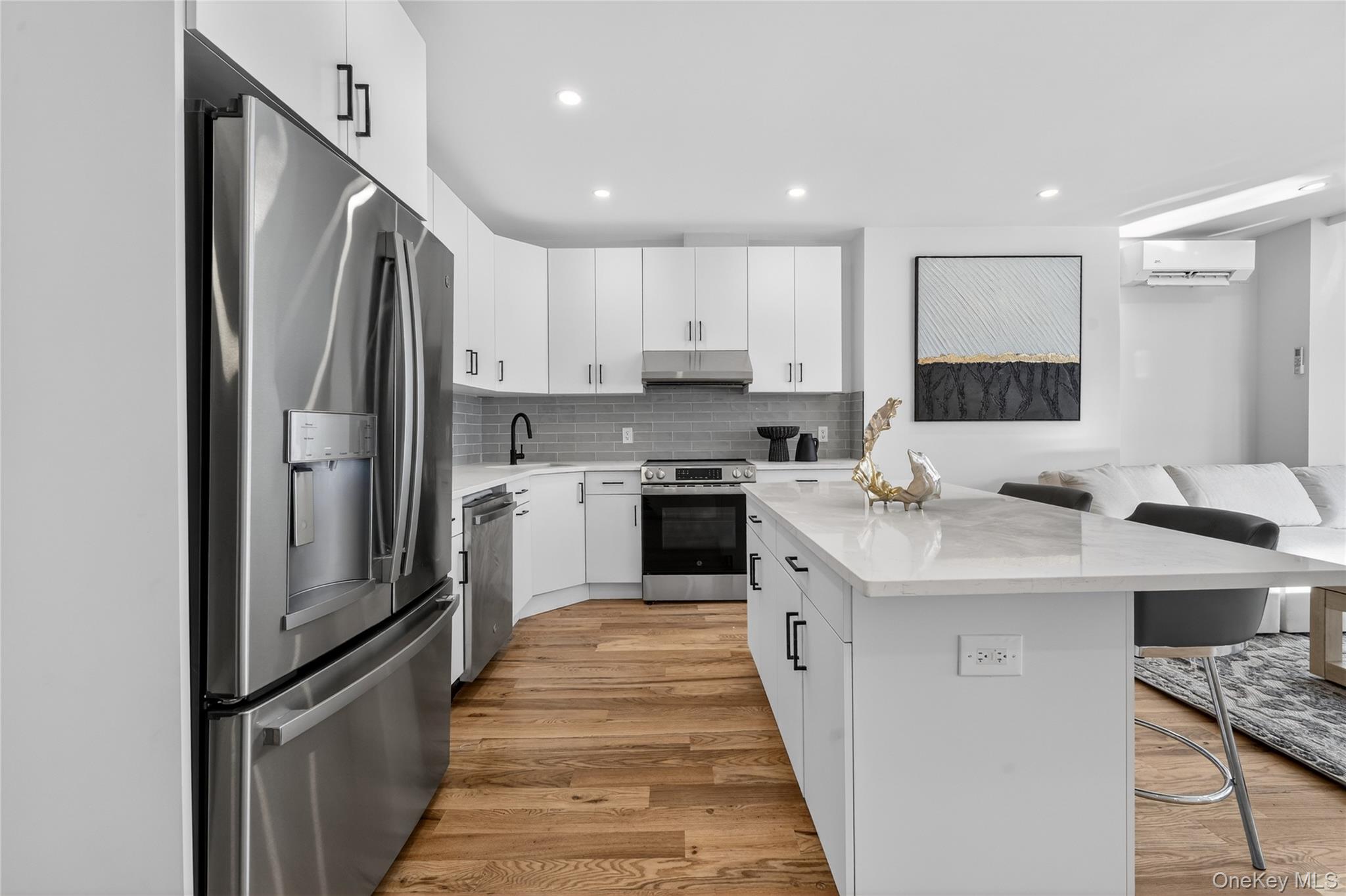 #16 photo, 10817 35th Avenue, 뉴욕퀸즈 Corona , NY 11368