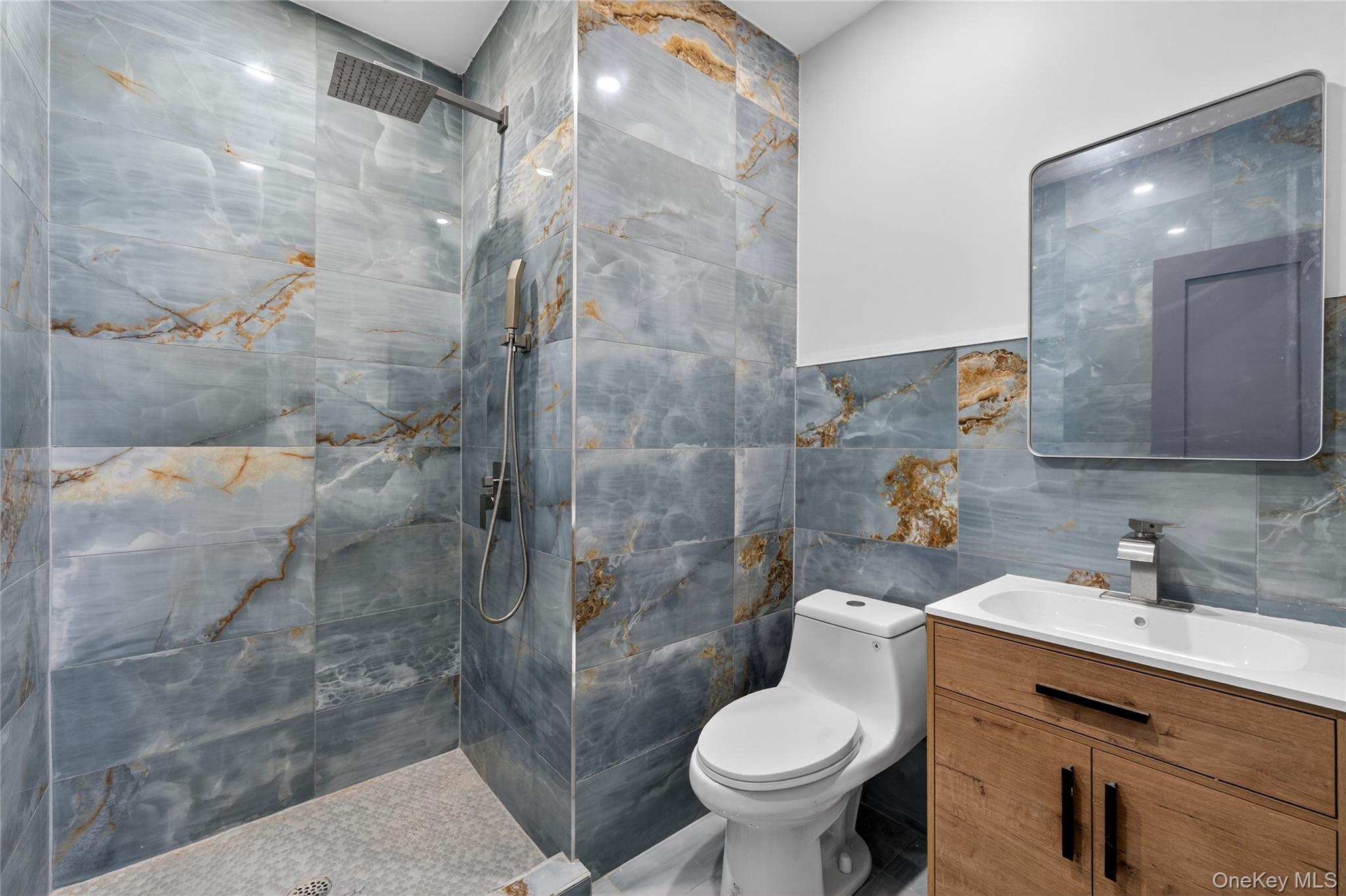 #17 photo, 10817 35th Avenue, 뉴욕퀸즈 Corona , NY 11368