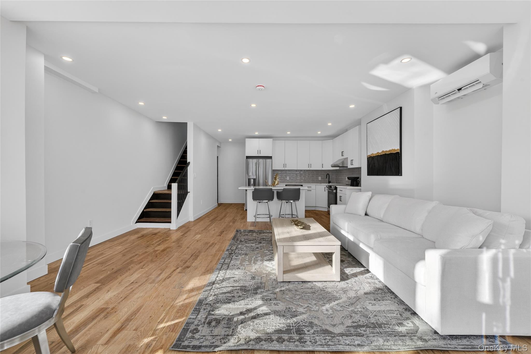 #9 photo, 10817 35th Avenue, 뉴욕퀸즈 Corona , NY 11368