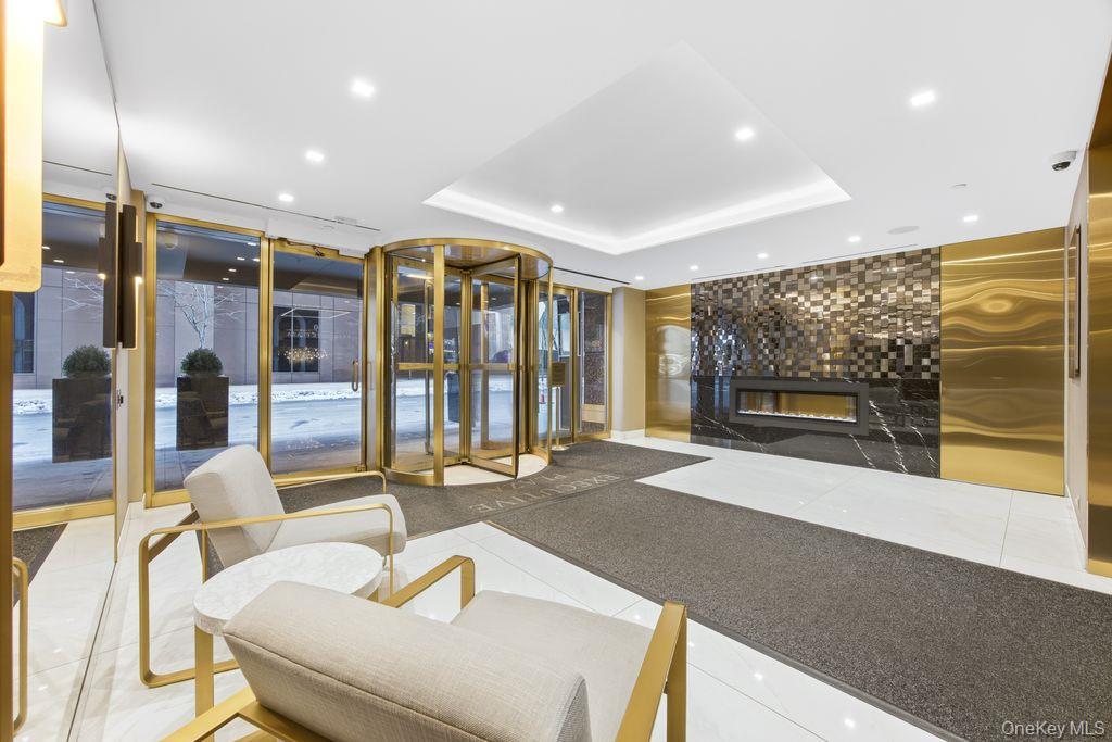 #4 photo, 150 W 51st Street, New York (Manhattan) , NY 10019