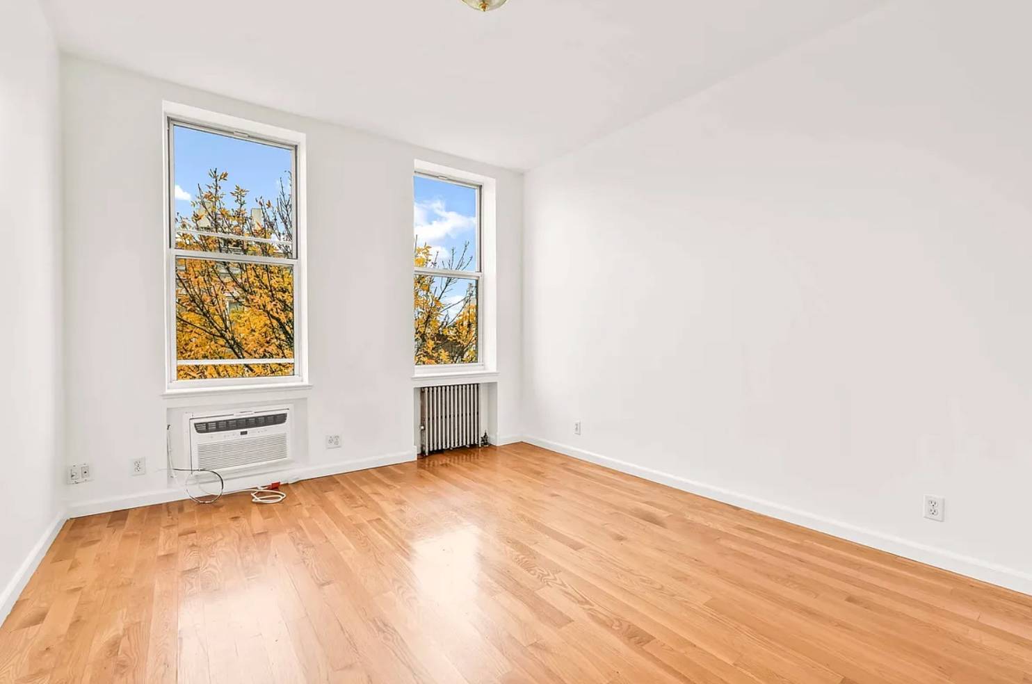 #11 photo, 566 ONDERDONK AVENUE, RIDGEWOOD , NY 11385