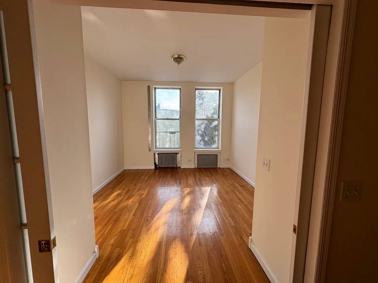 #7 photo, 566 ONDERDONK AVENUE, RIDGEWOOD , NY 11385