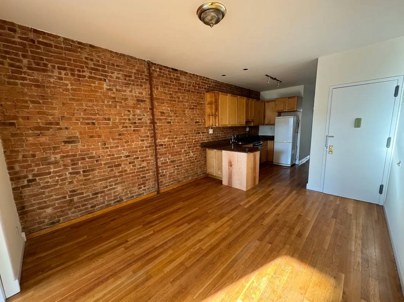 #8 photo, 566 ONDERDONK AVENUE, RIDGEWOOD , NY 11385