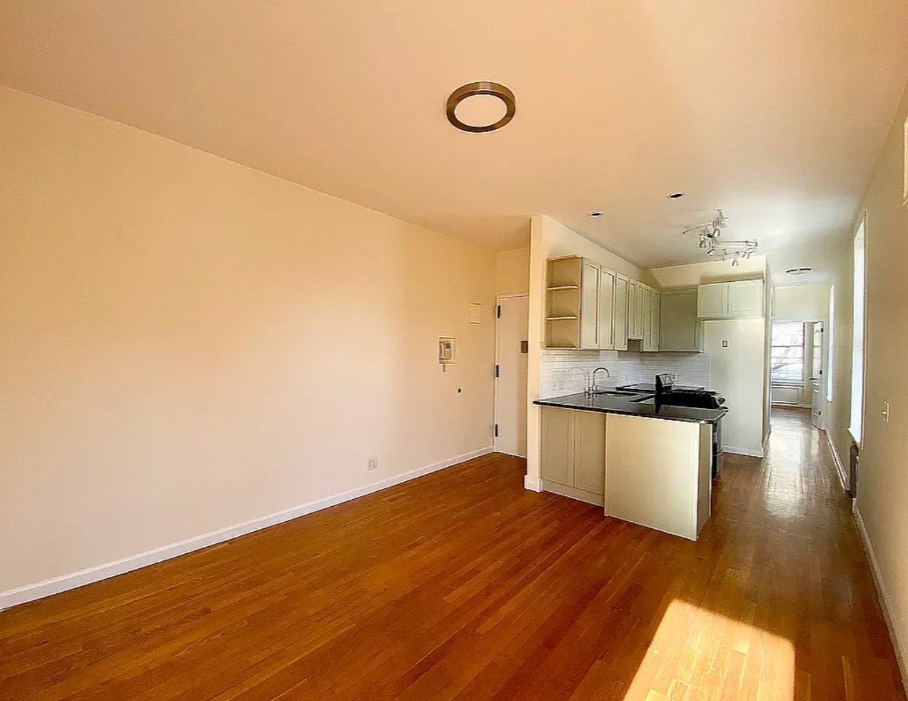 #9 photo, 566 ONDERDONK AVENUE, RIDGEWOOD , NY 11385