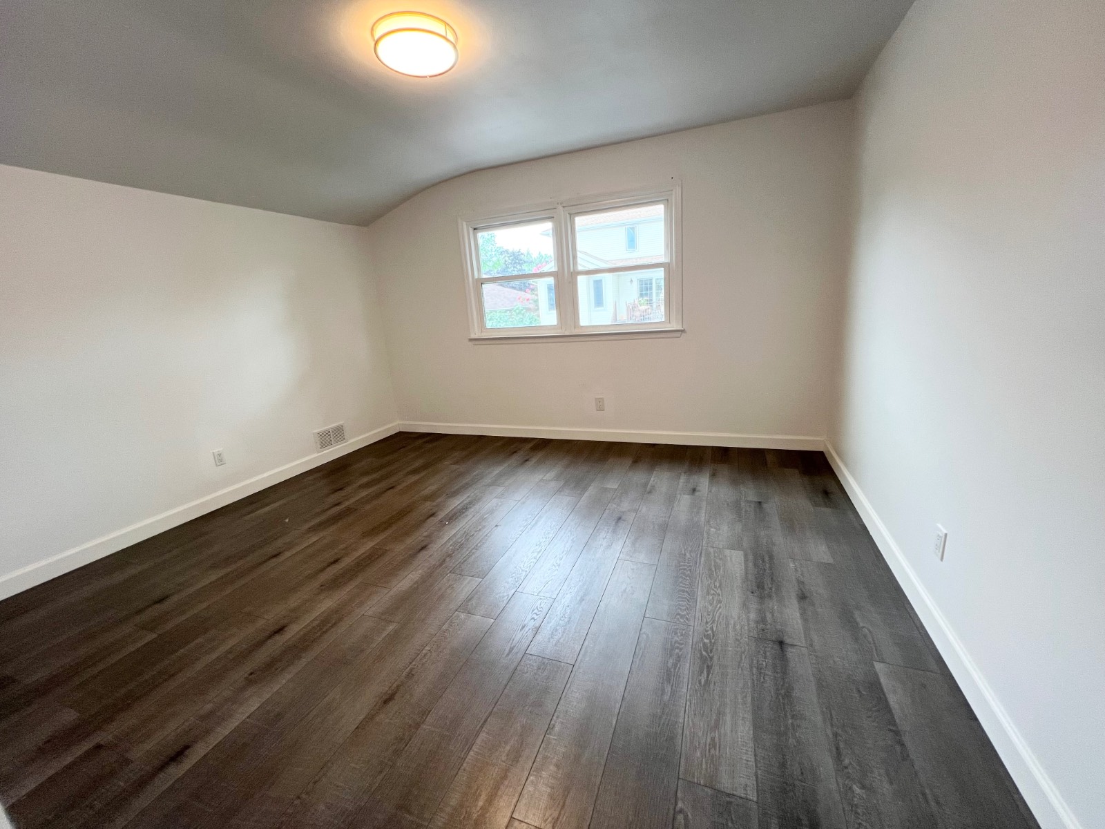 #10 photo, 156 Petrus Ave, #2nd Floor, Staten Island , NY 10312