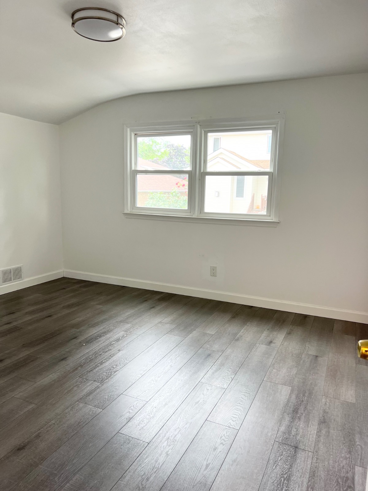 #14 photo, 156 Petrus Ave, #2nd Floor, Staten Island , NY 10312