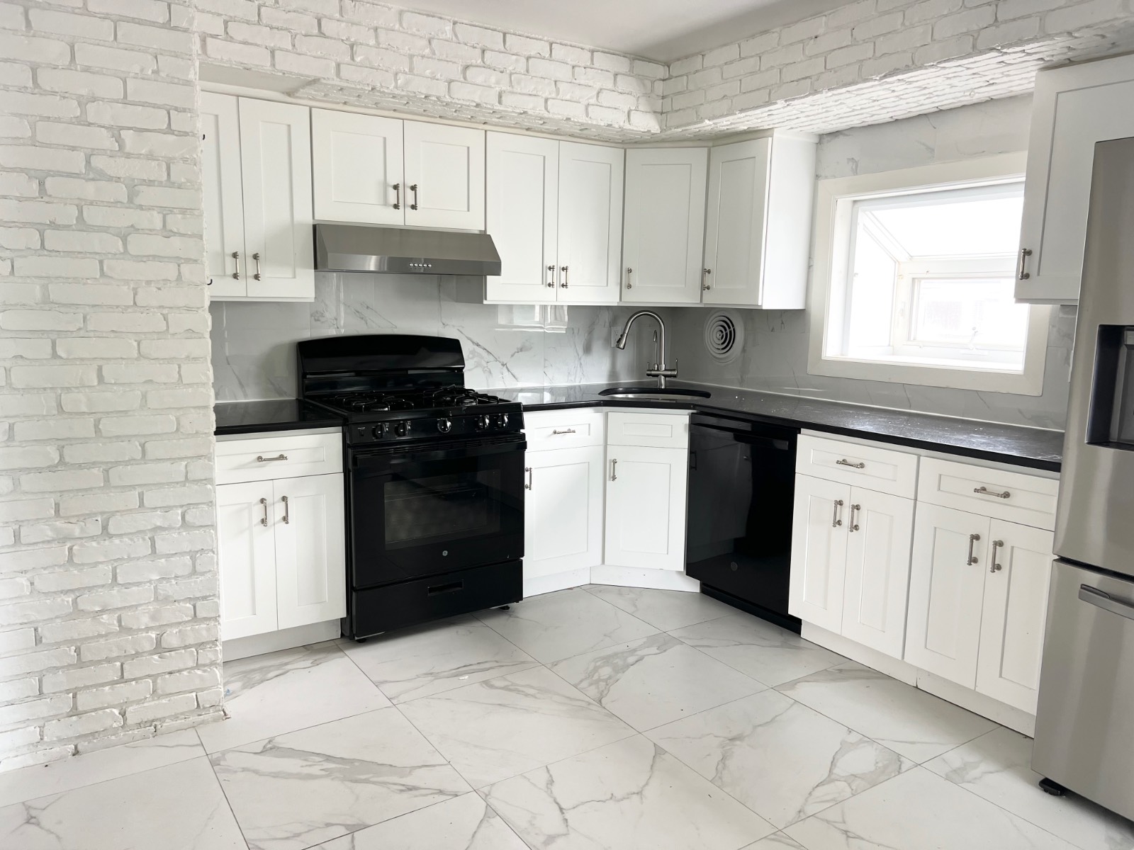 #17 photo, 156 Petrus Ave, #2nd Floor, Staten Island , NY 10312