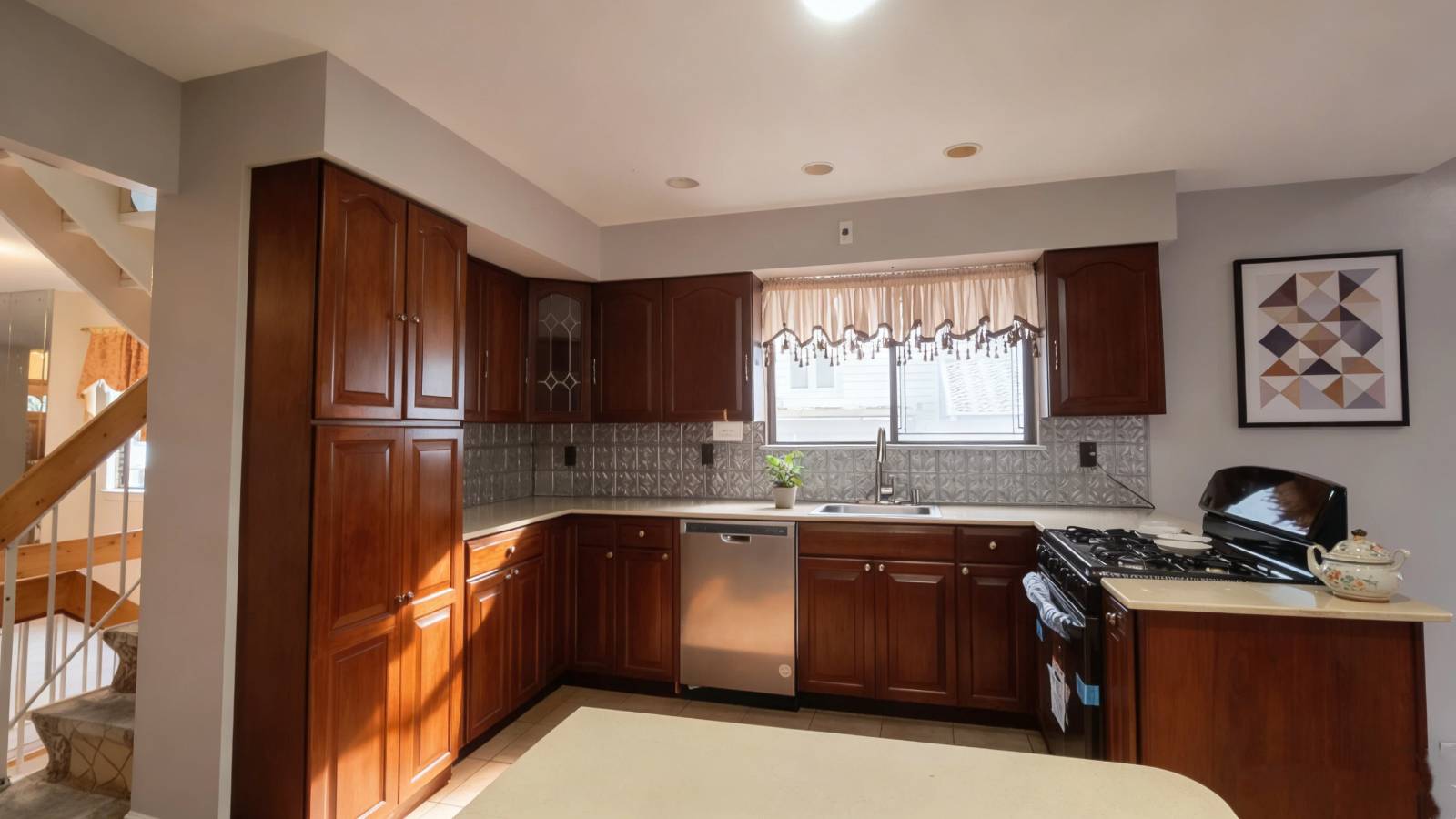 #5 photo, 16 Travis Ave, Staten Island , NY 10314