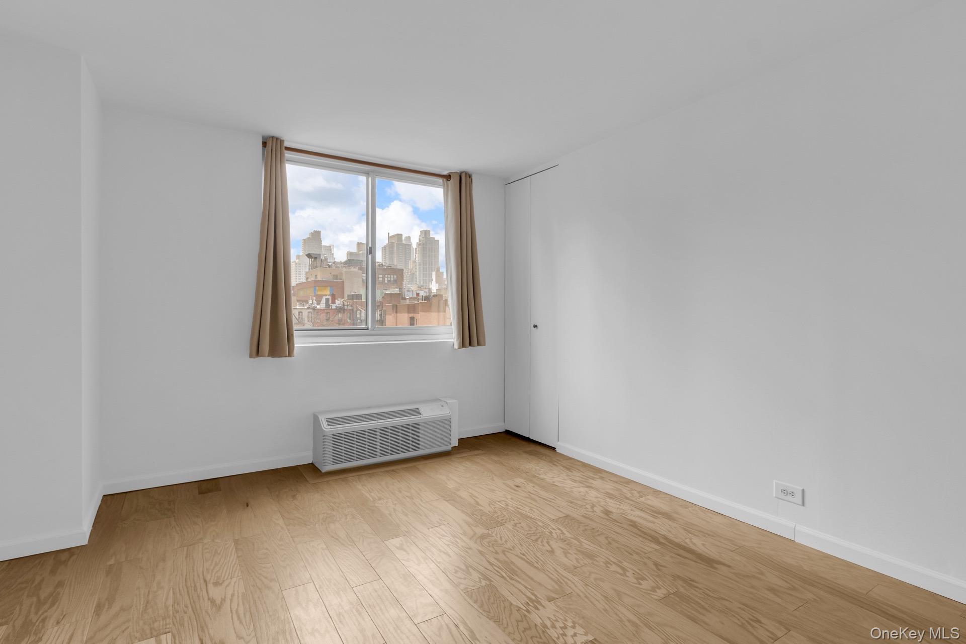 #17 photo, 345 E 93rd Street, New York (Manhattan) , NY 10128