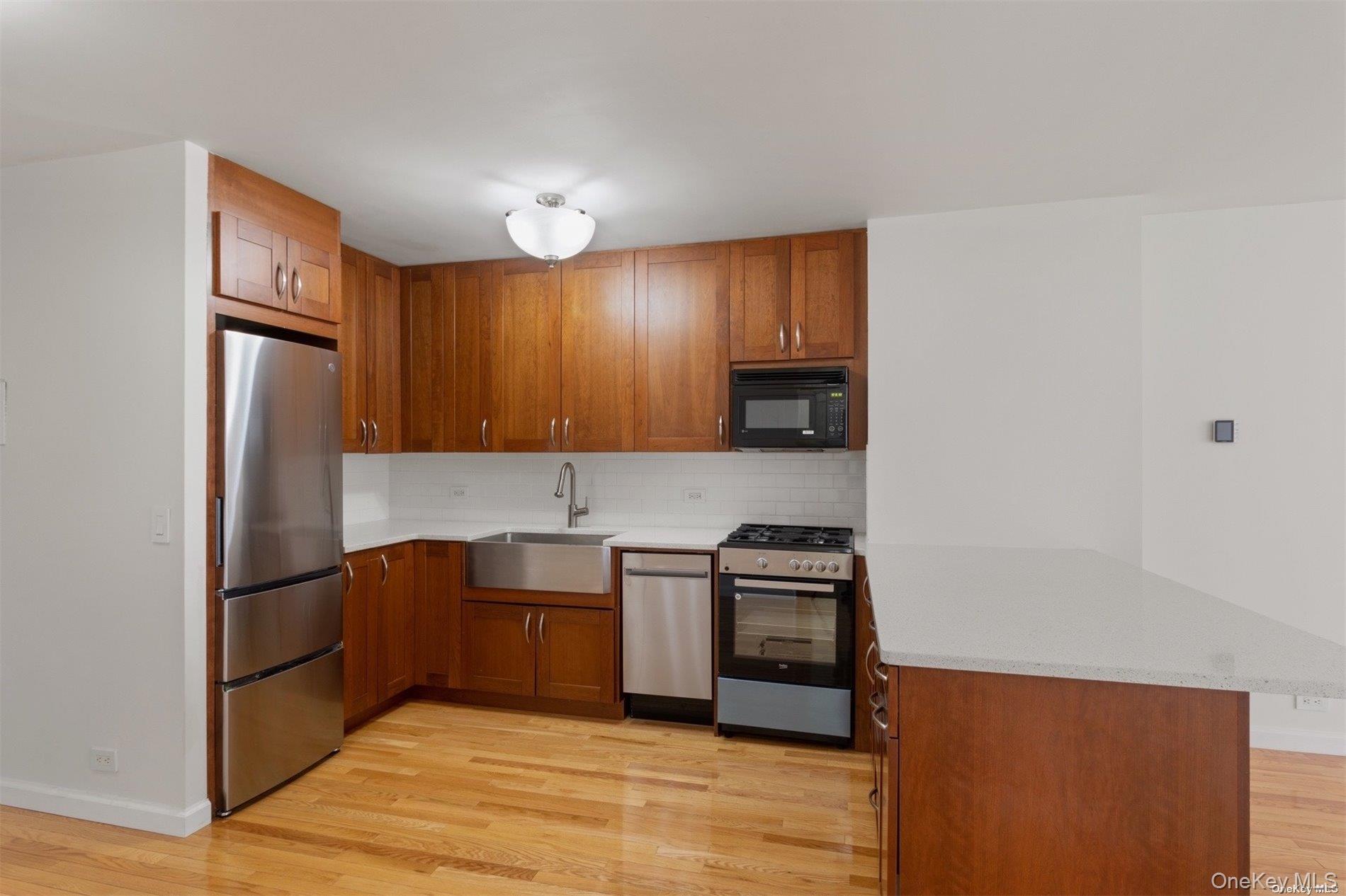 #3 photo, 345 E 93rd Street, New York (Manhattan) , NY 10128