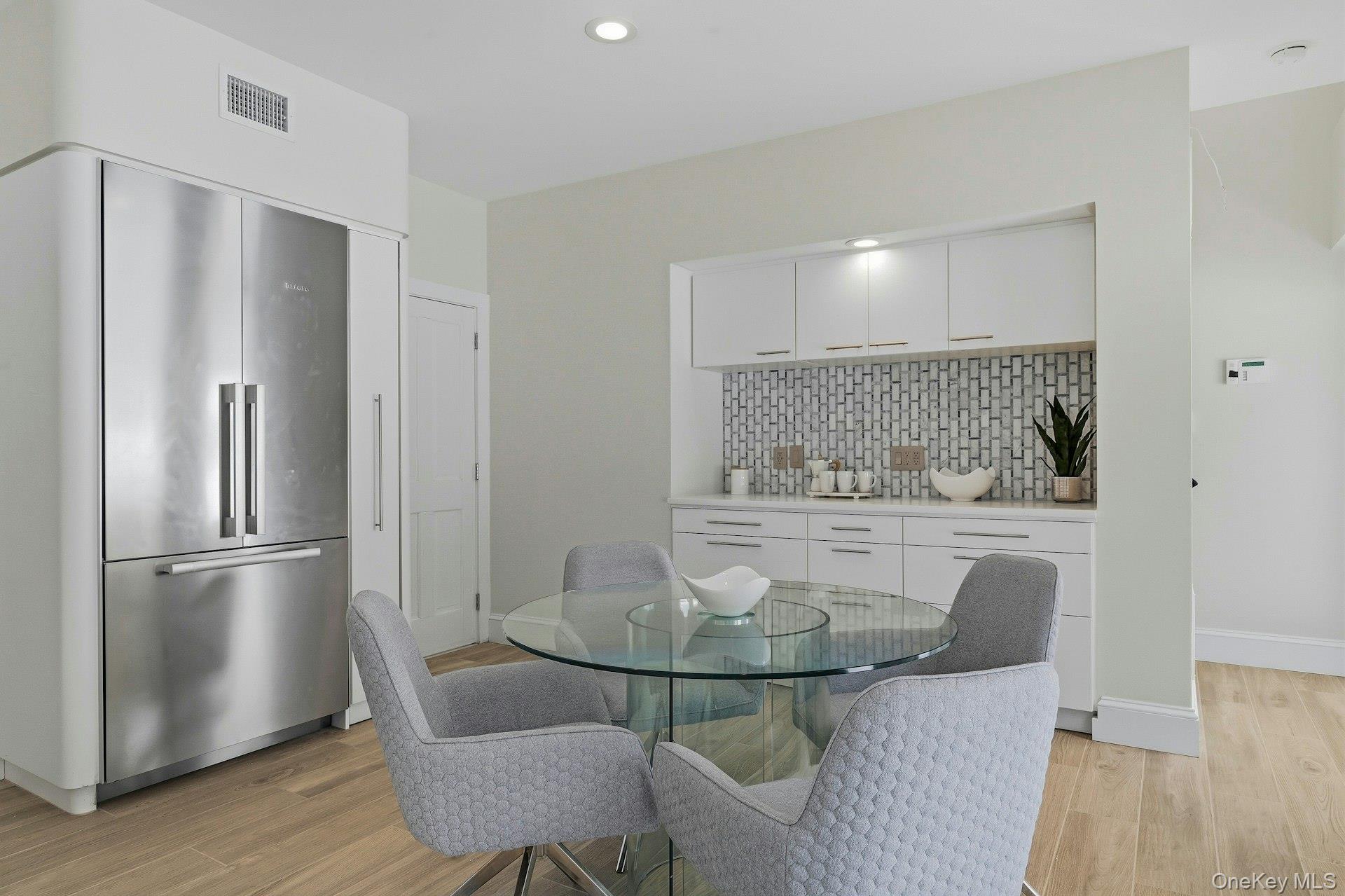 #19 photo, 34 Sousa Drive, Sands Point , NY 11050