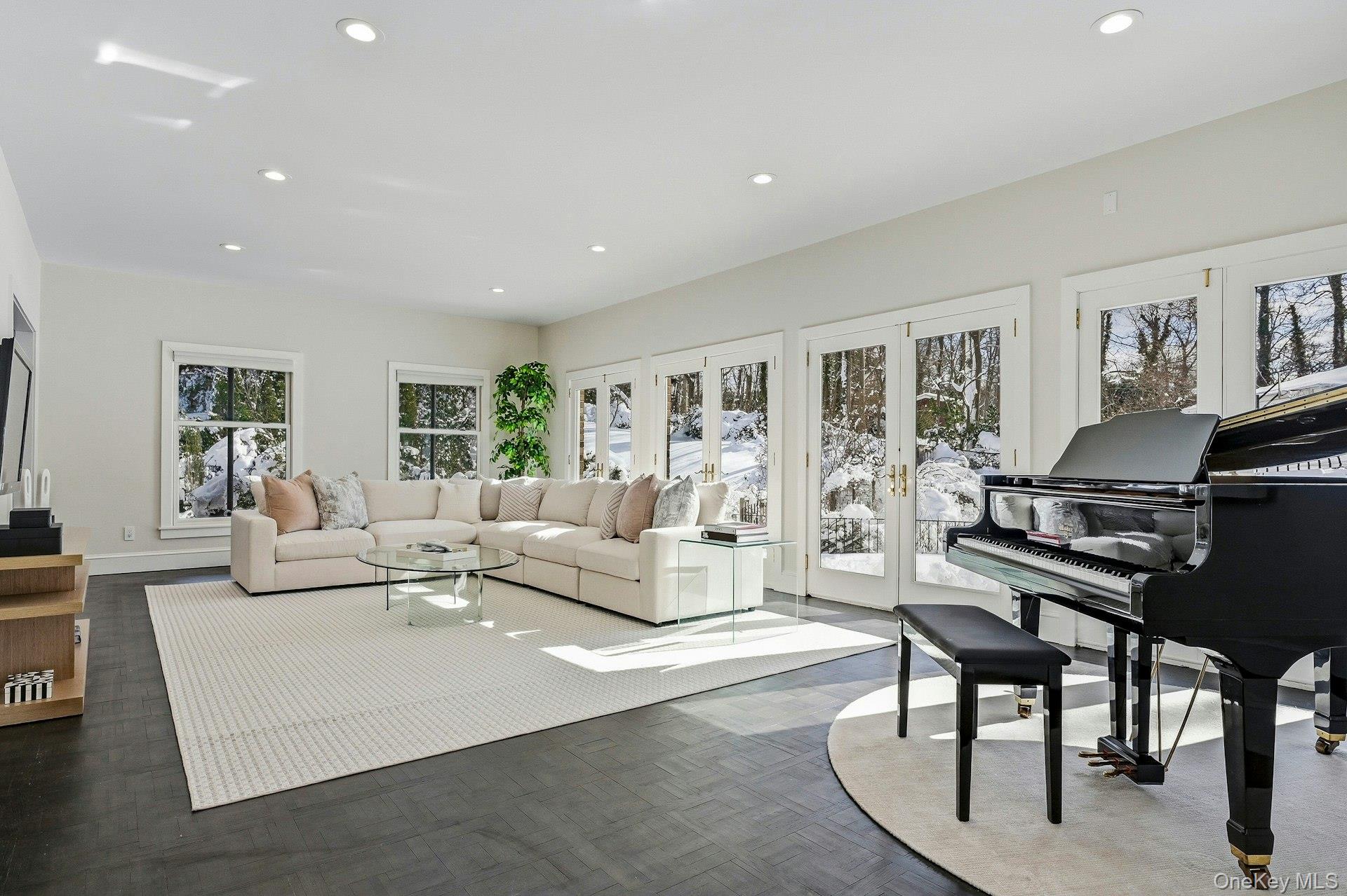 #5 photo, 34 Sousa Drive, Sands Point , NY 11050