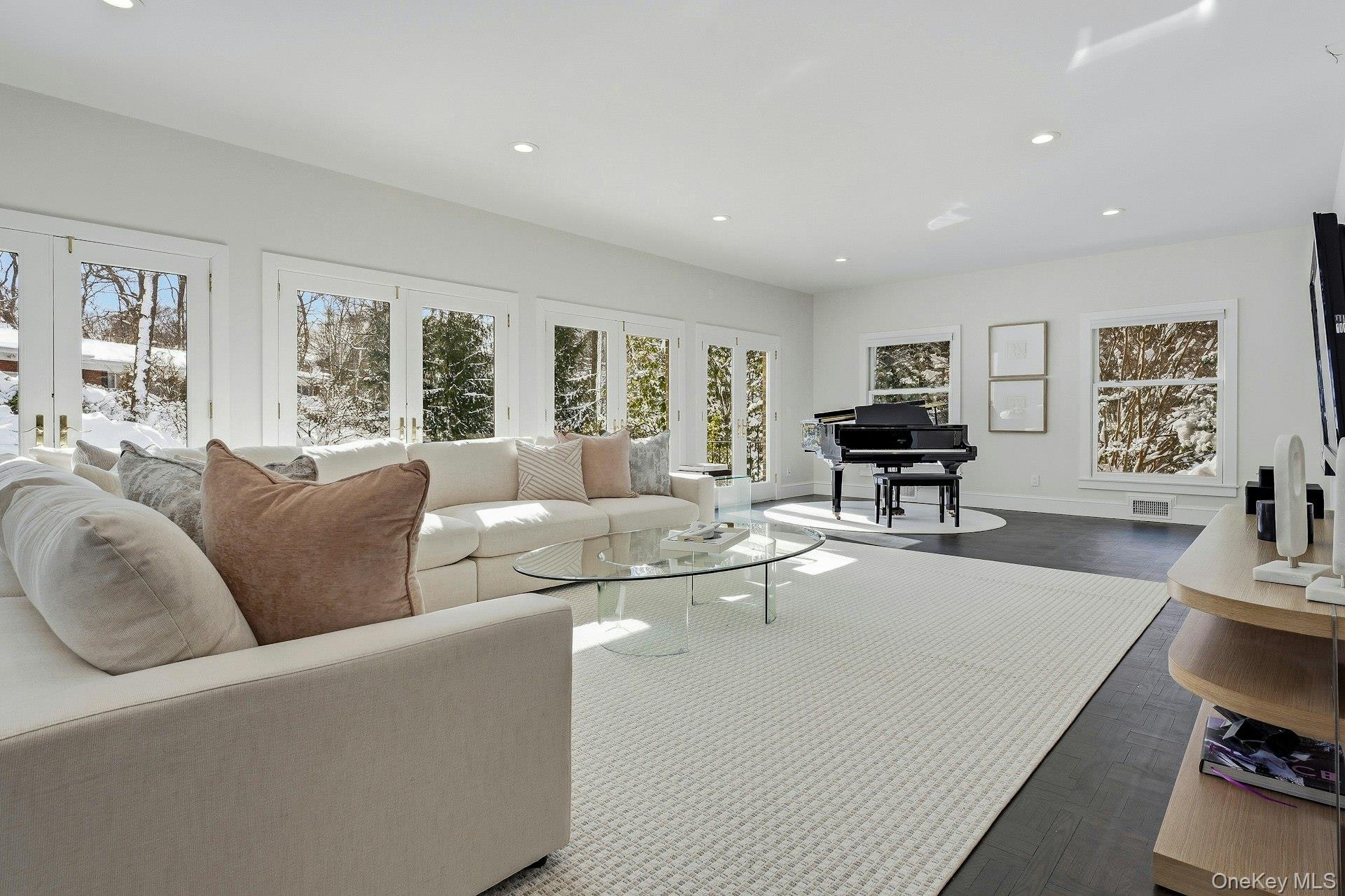 #6 photo, 34 Sousa Drive, Sands Point , NY 11050