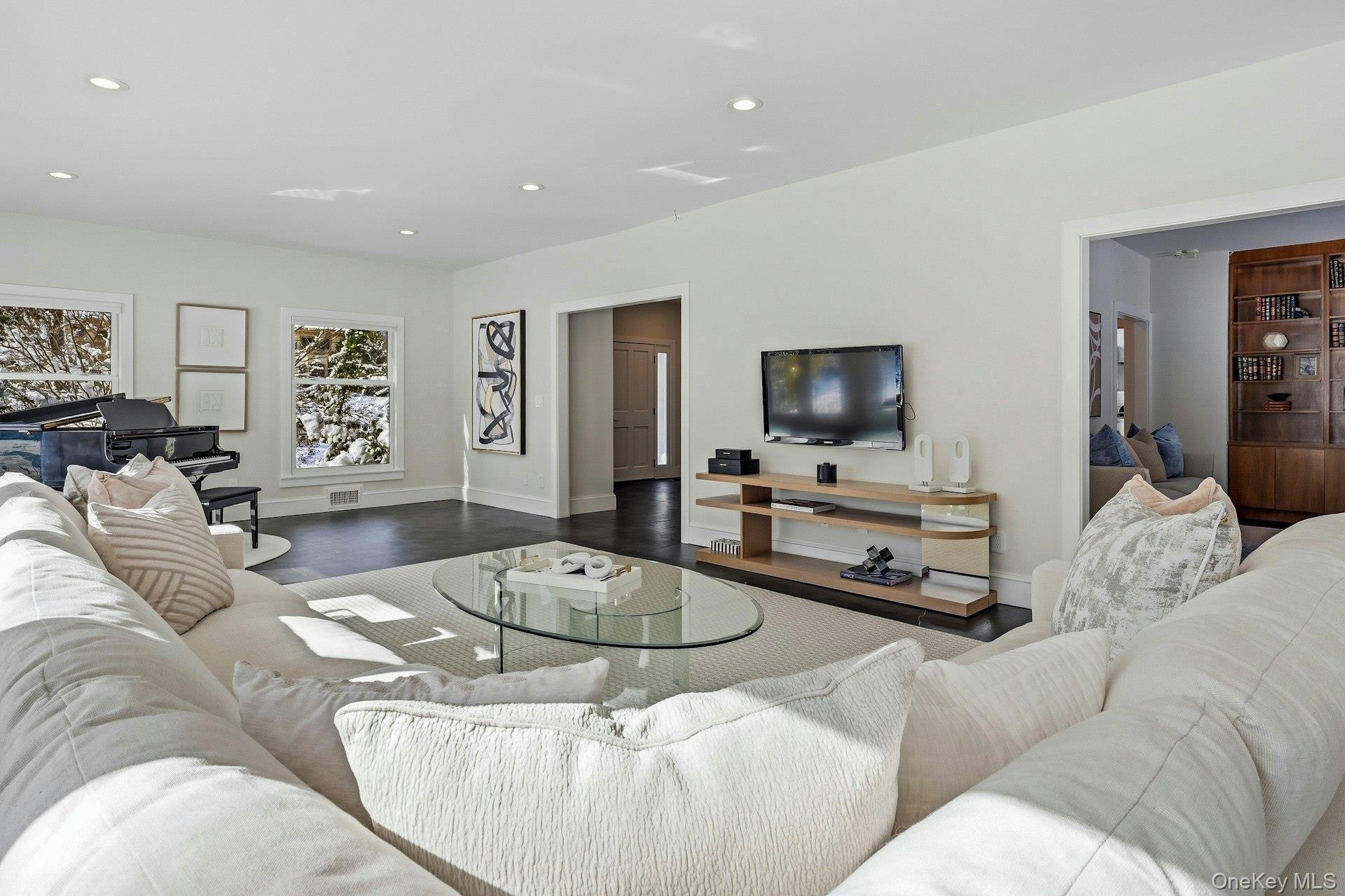 #8 photo, 34 Sousa Drive, Sands Point , NY 11050