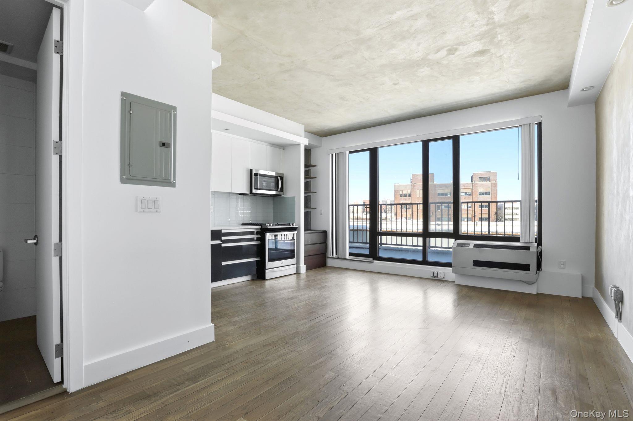 #2 photo, 225 E 138th Street, 브롱크스 Bronx , NY 10451