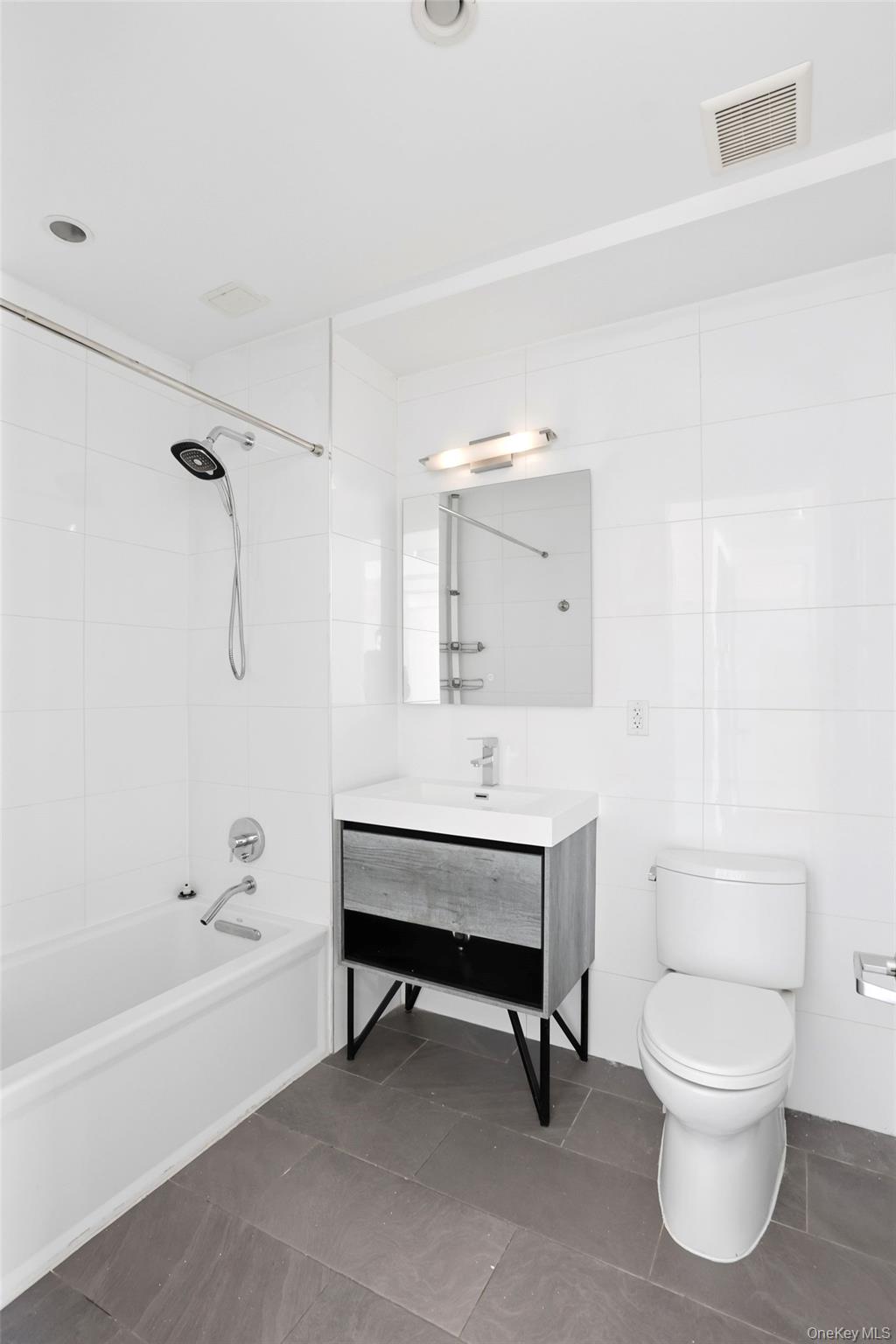 #6 photo, 225 E 138th Street, 브롱크스 Bronx , NY 10451