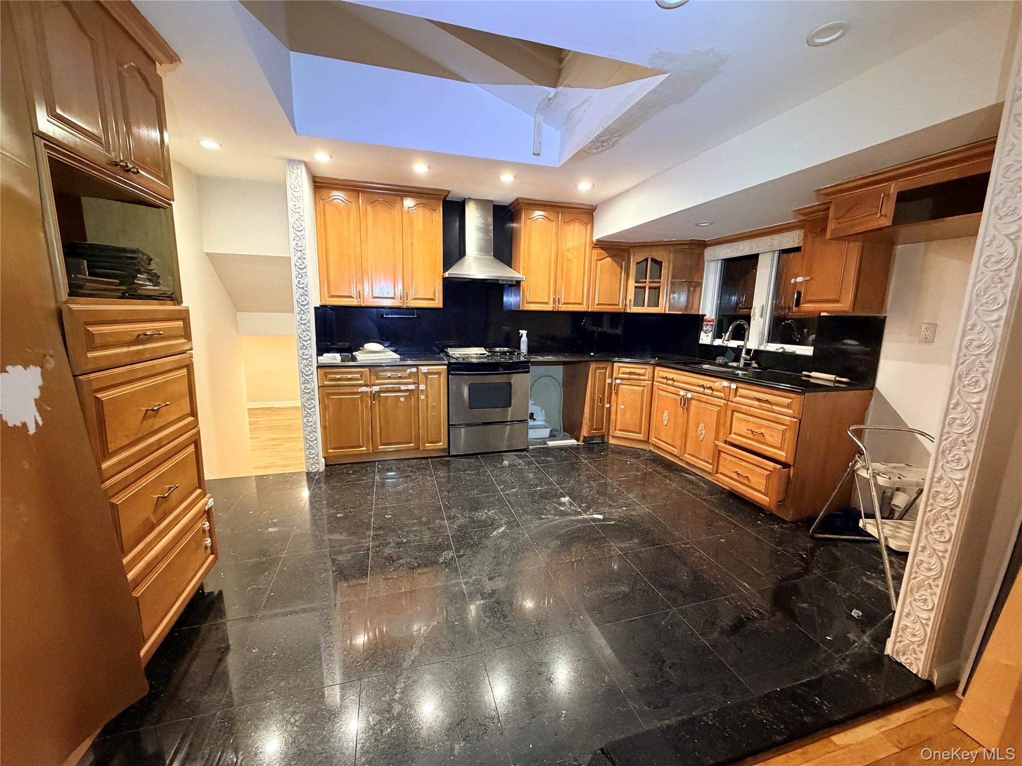 #4 photo, 48 Robin Lane, Plainview , NY 11803