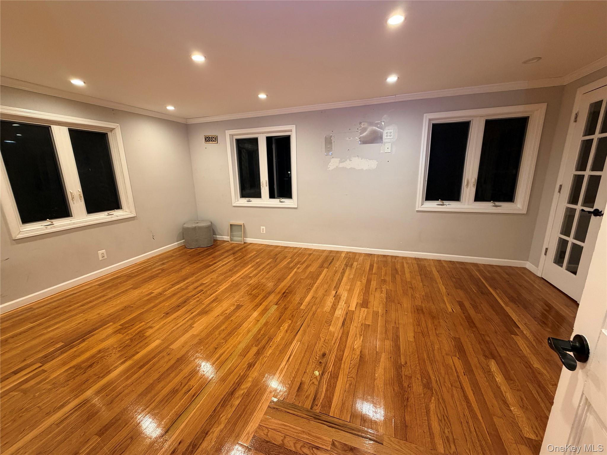 #9 photo, 48 Robin Lane, Plainview , NY 11803