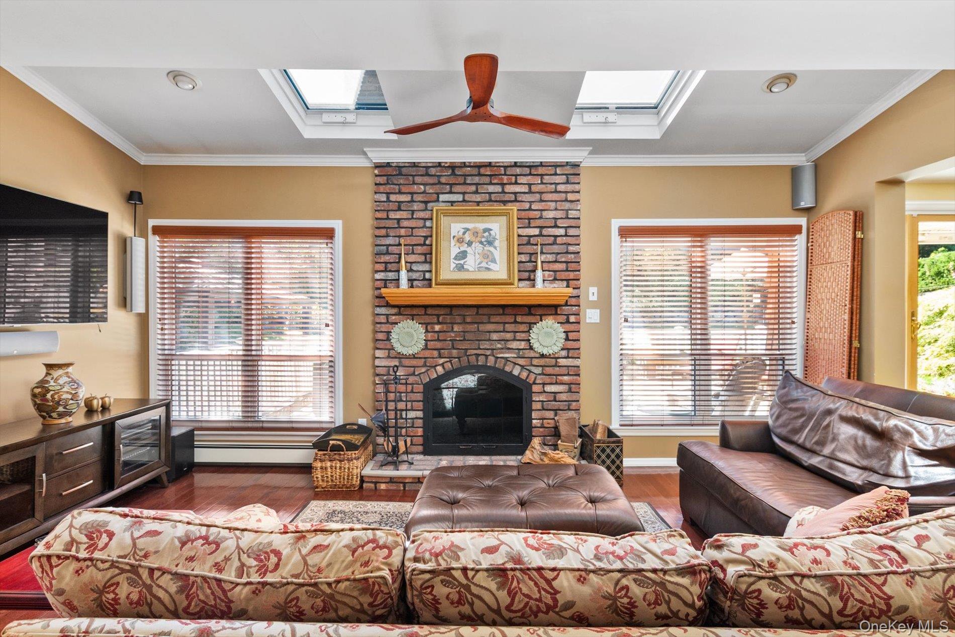 #14 photo, 219 Burrs Lane, Dix Hills , NY 11746