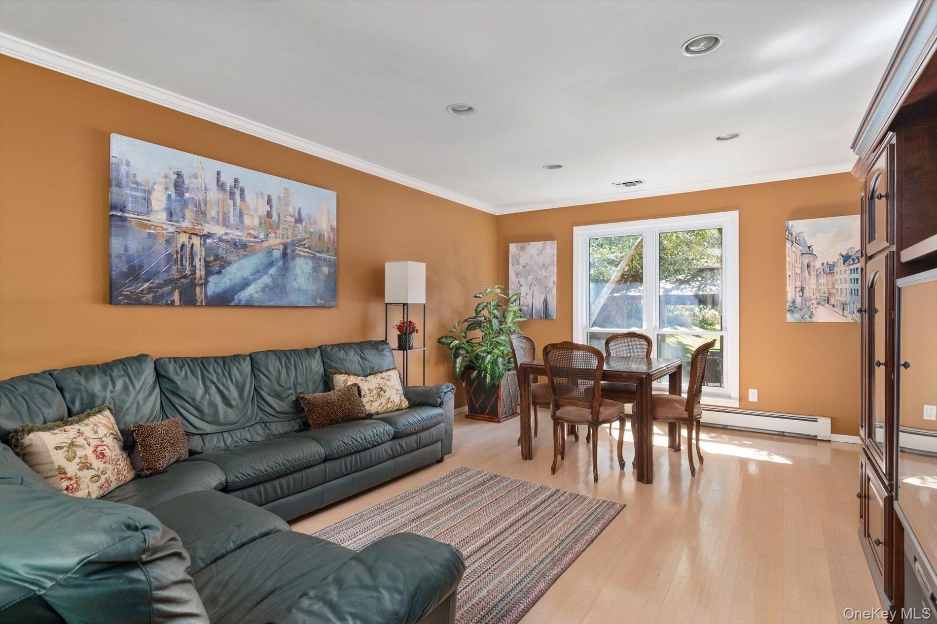 #5 photo, 219 Burrs Lane, Dix Hills , NY 11746