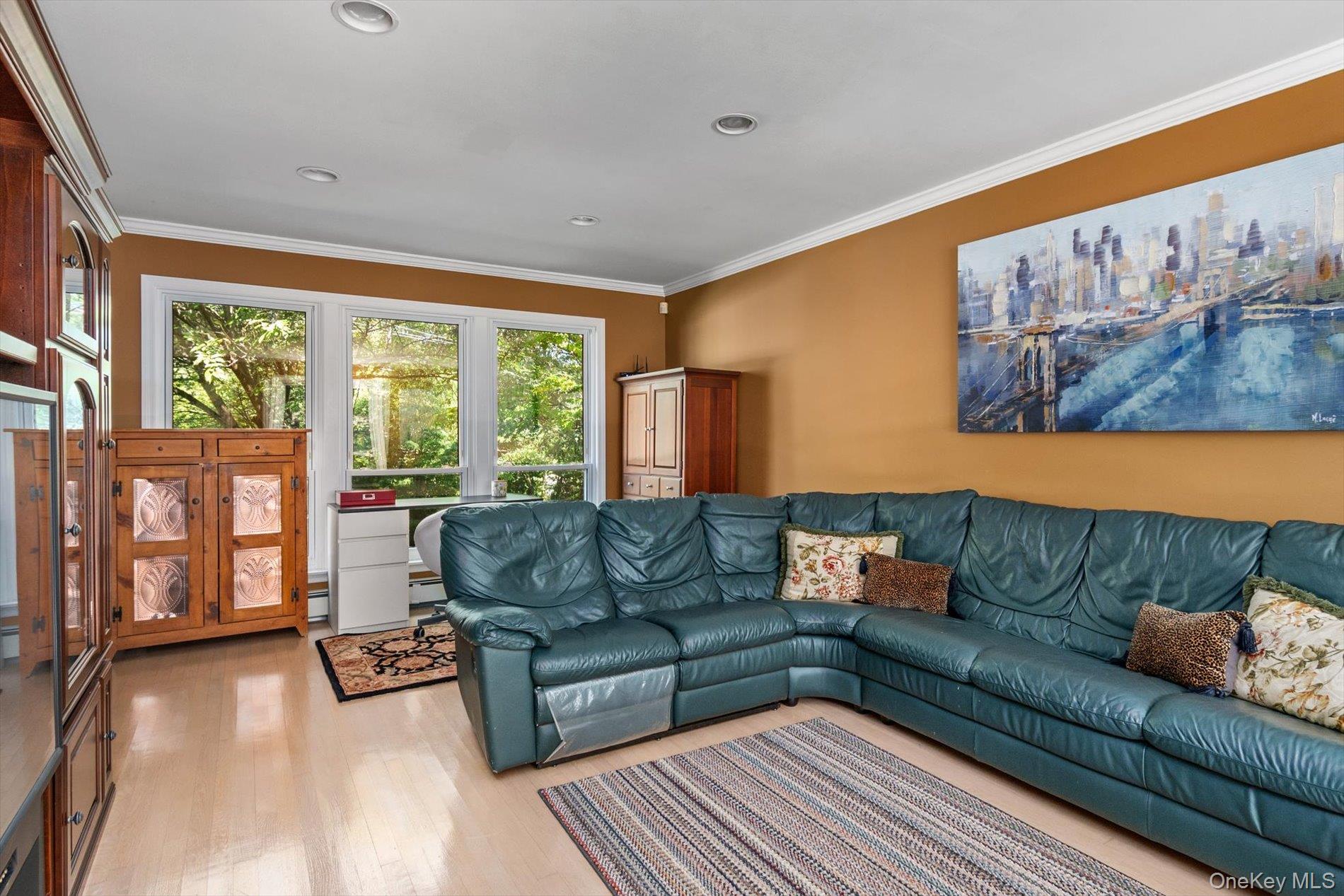 #7 photo, 219 Burrs Lane, Dix Hills , NY 11746